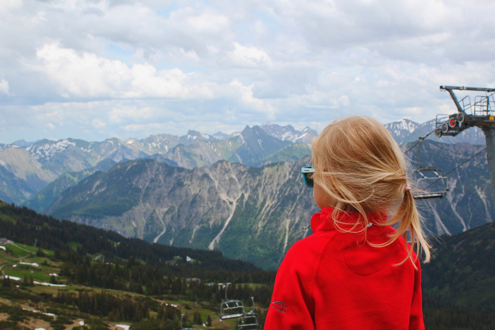 Canon EOS 600D (Rebel EOS T3i / EOS Kiss X5) sample photo. Girl, mountain, sky photography