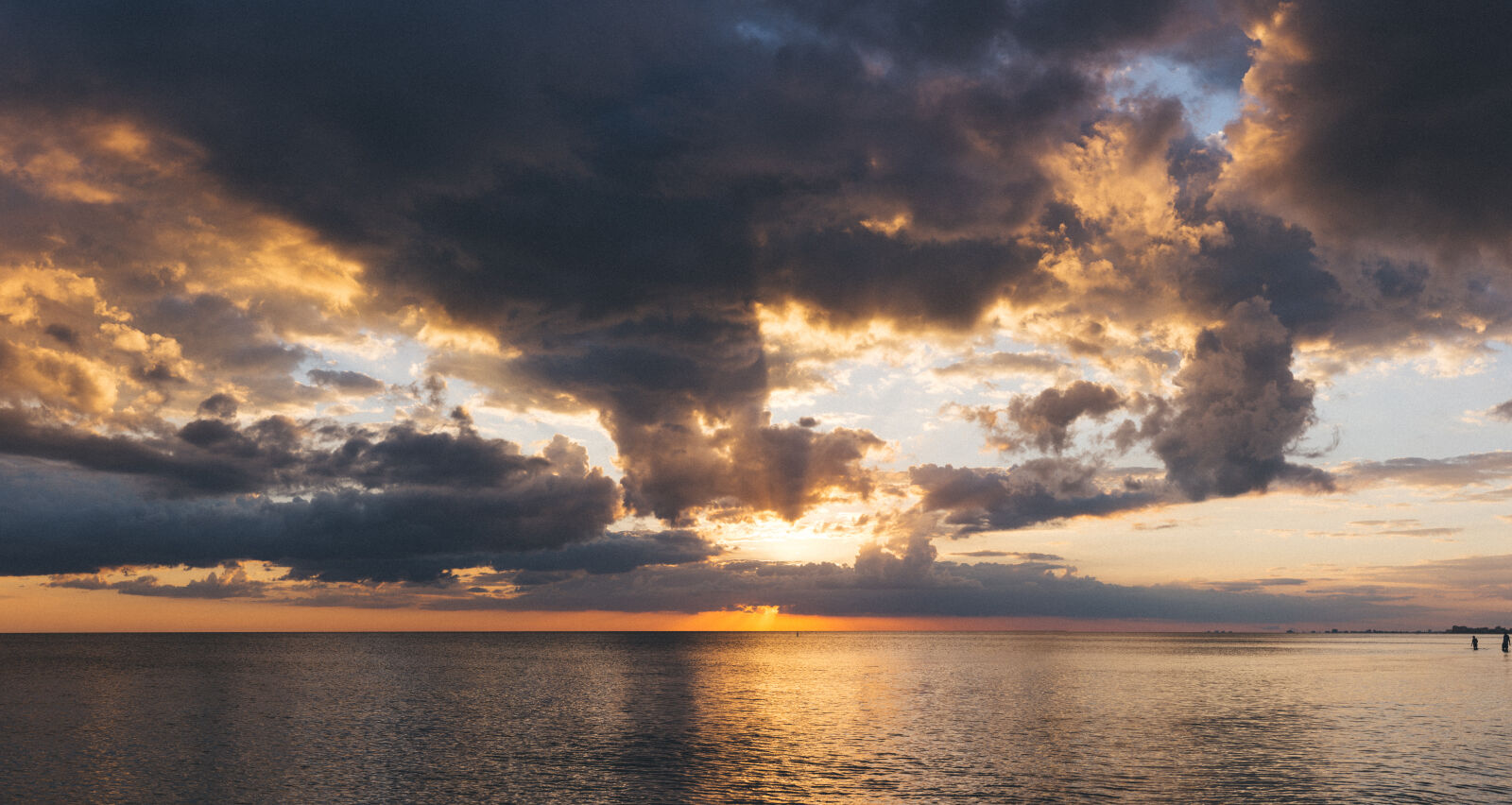 Canon EOS 6D + Canon EF 50mm F1.8 STM sample photo. Beach, clouds, dawn, evening photography