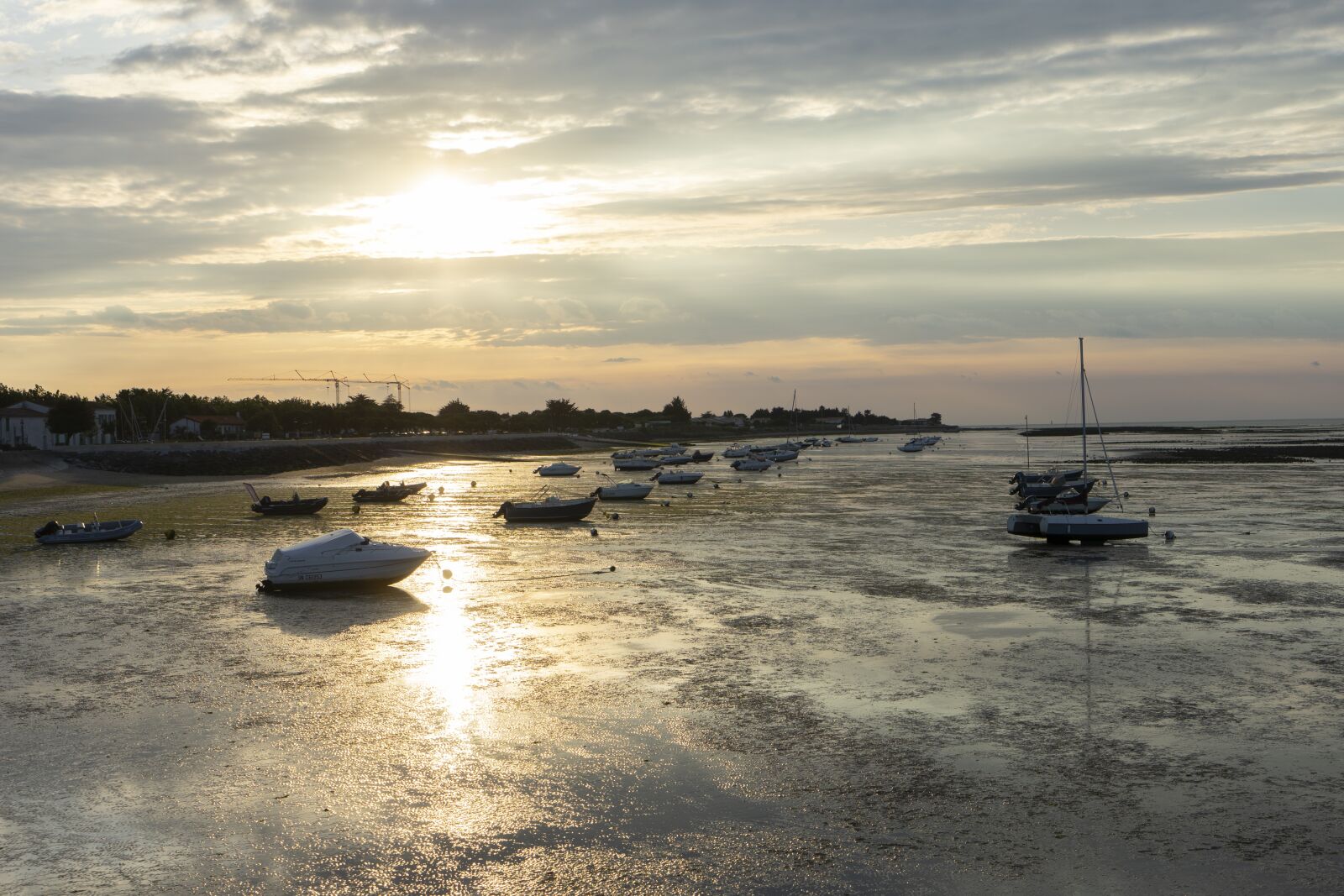 Sony a7 II + Sony Vario Tessar T* FE 24-70mm F4 ZA OSS sample photo. Sea, ebb, coast photography