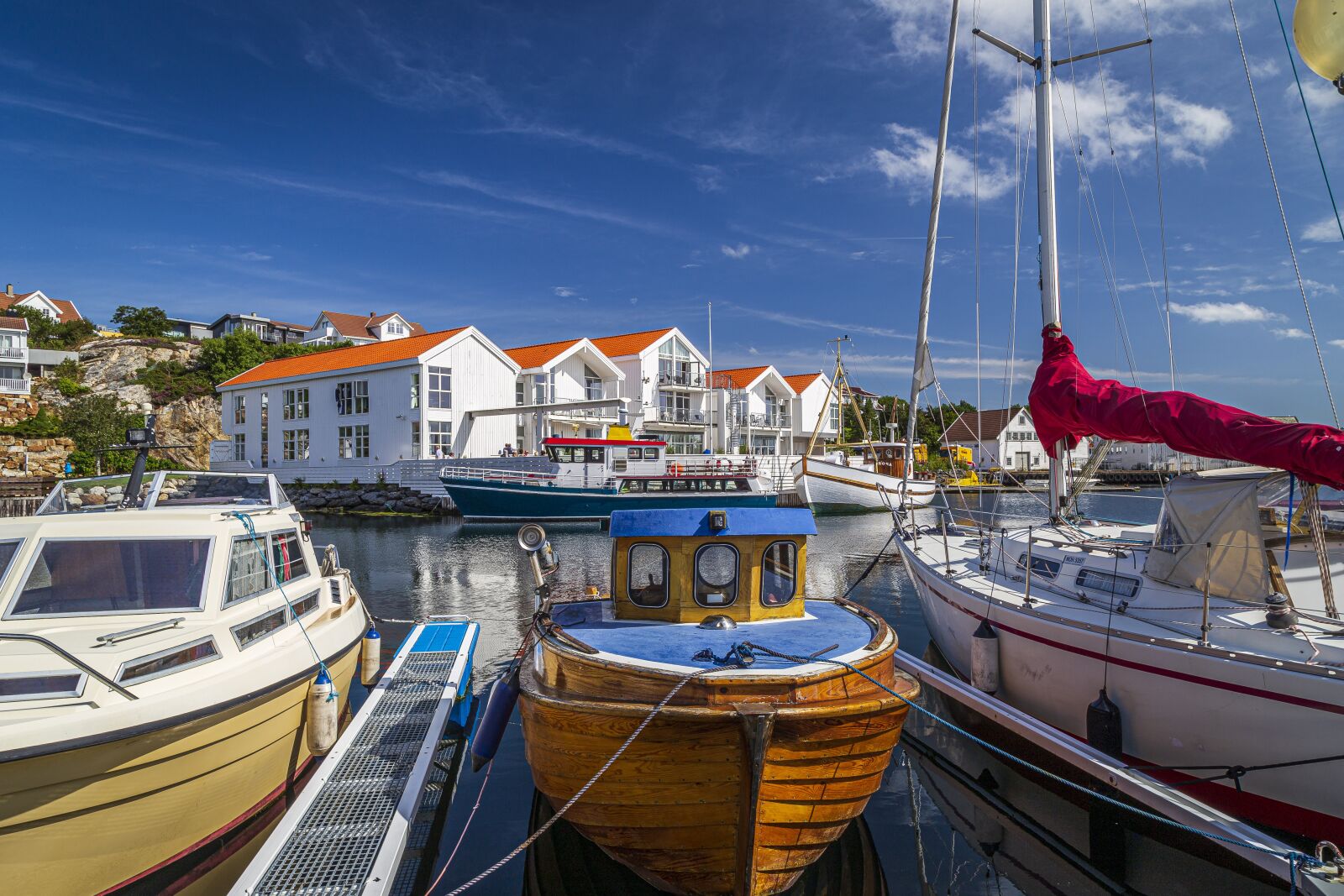 Canon EOS 6D + Canon EF 24-105mm F4L IS USM sample photo. Stavanger, tananger, hummerian photography