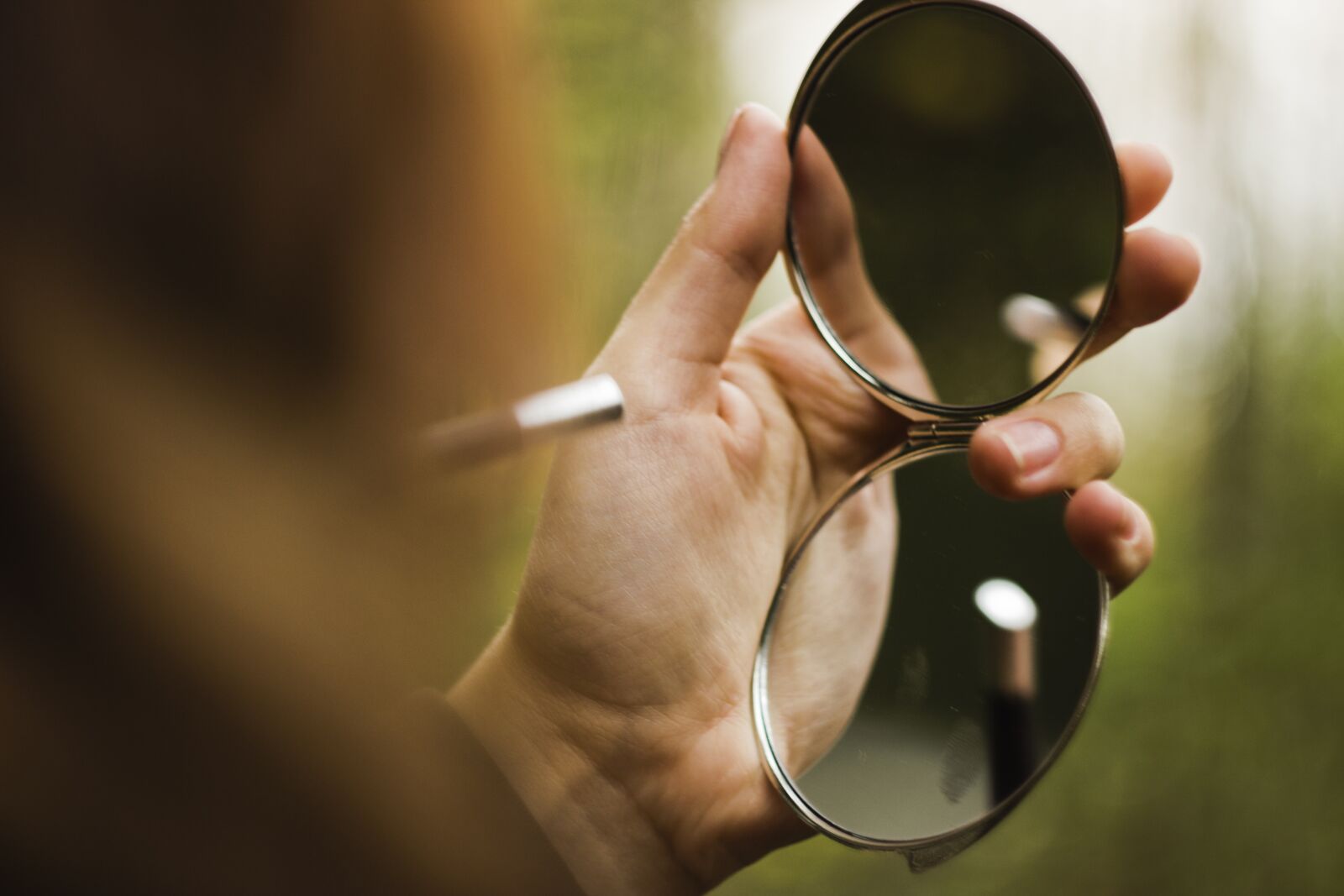 Canon EOS 600D (Rebel EOS T3i / EOS Kiss X5) sample photo. Mirror, self care, reflection photography