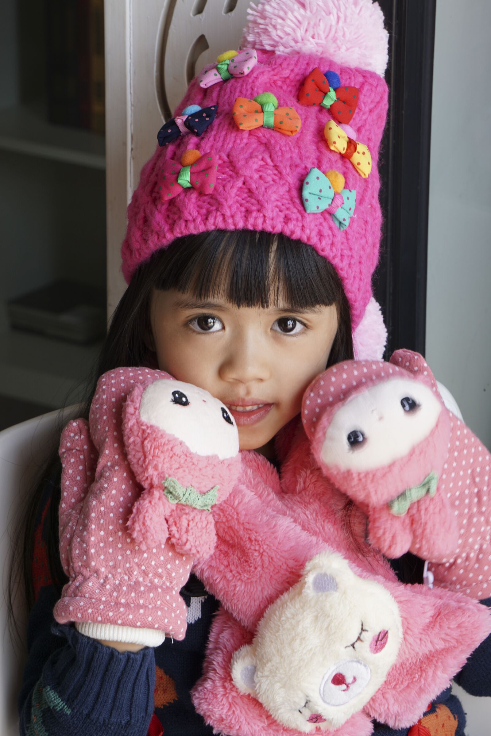 Sony E 55-210mm F4.5-6.3 OSS sample photo. Baby, children's jewelry, girls photography