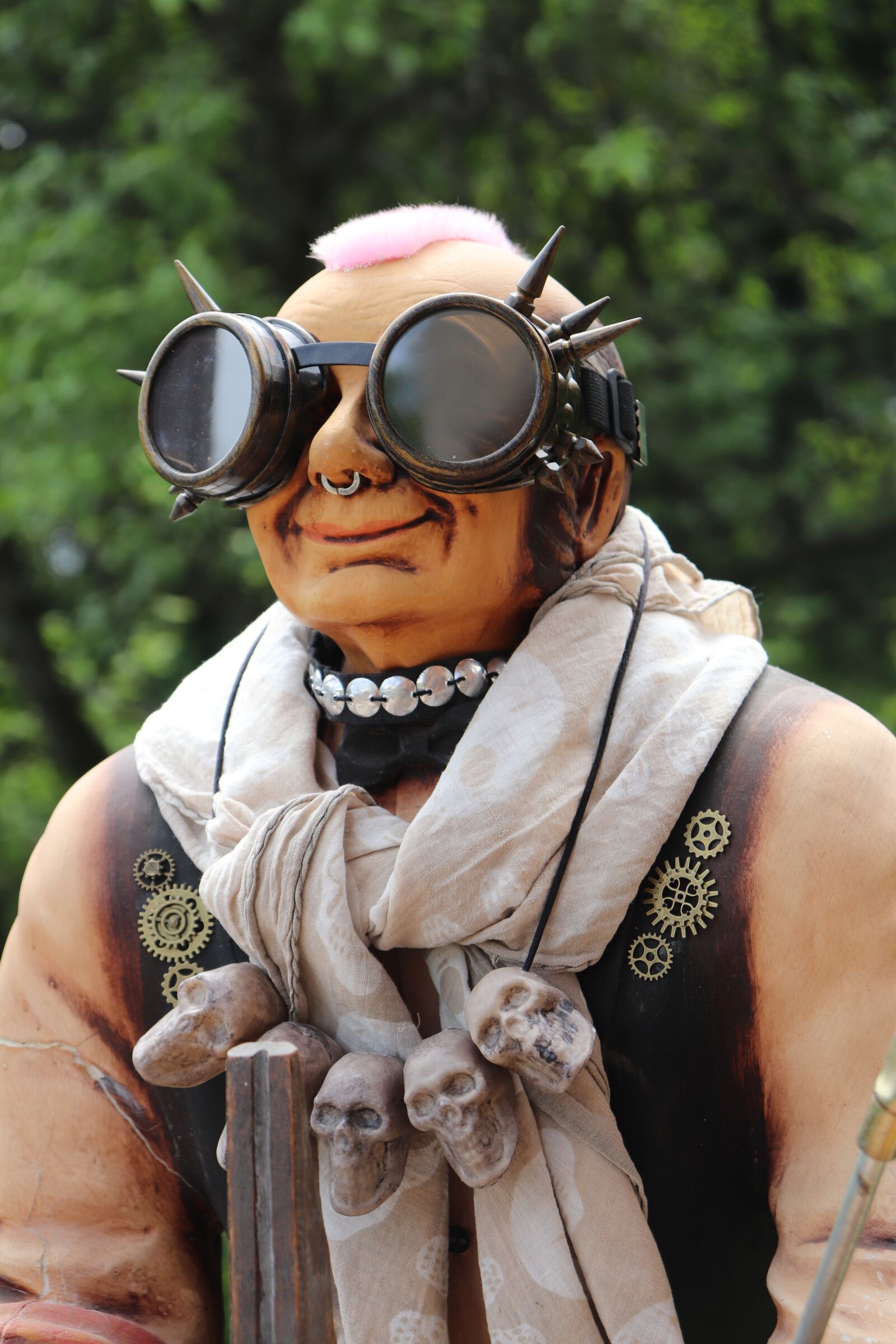Canon EOS 200D (EOS Rebel SL2 / EOS Kiss X9) sample photo. Figure, bizarre, steampunk photography