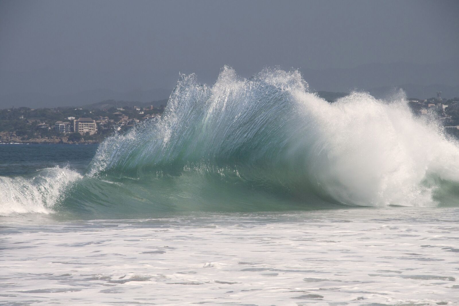 Canon EOS 500D (EOS Rebel T1i / EOS Kiss X3) sample photo. Waves, breaking, sea photography