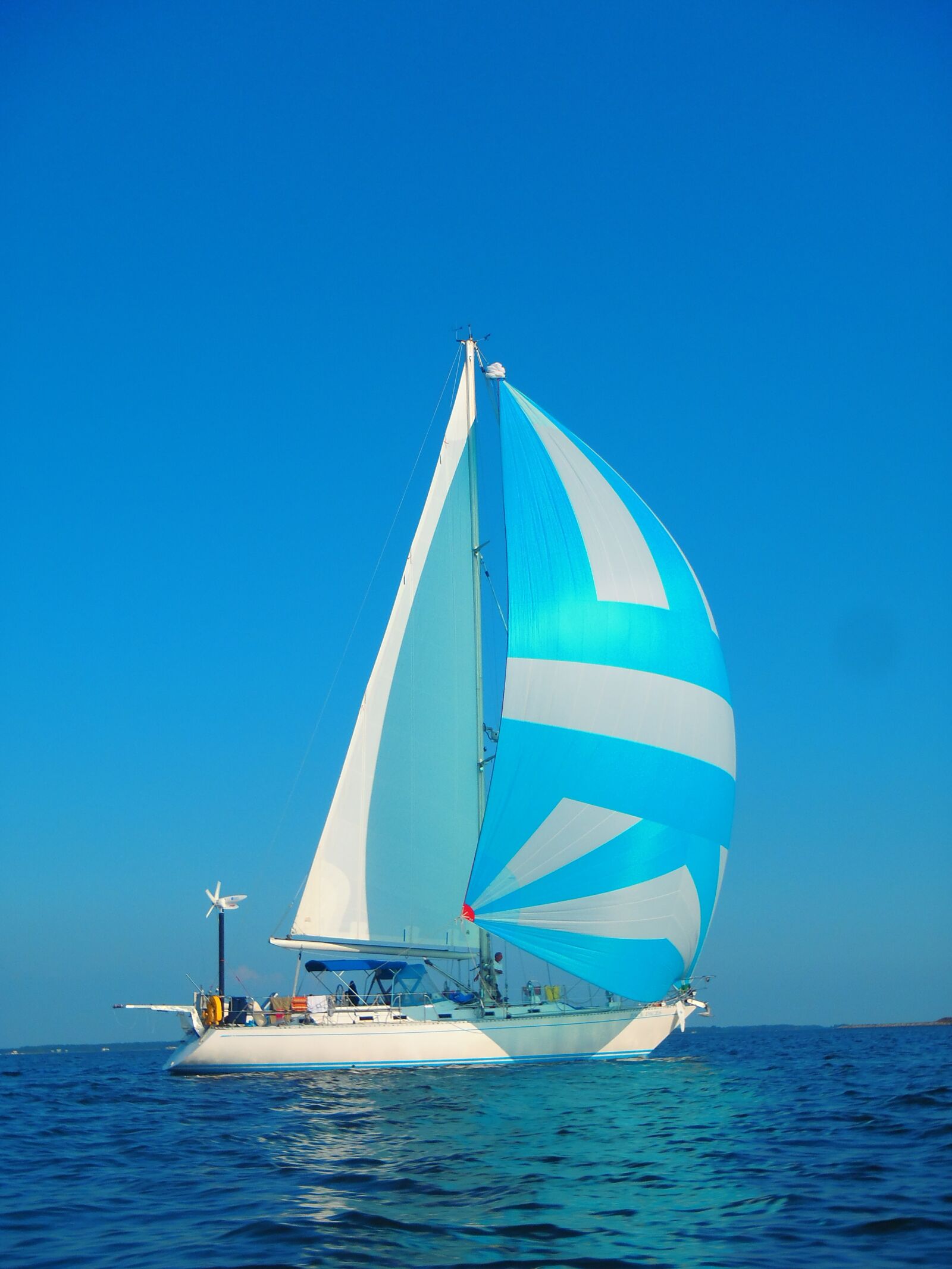 Olympus TG-810 sample photo. Sailing, spinnaker, cruising photography
