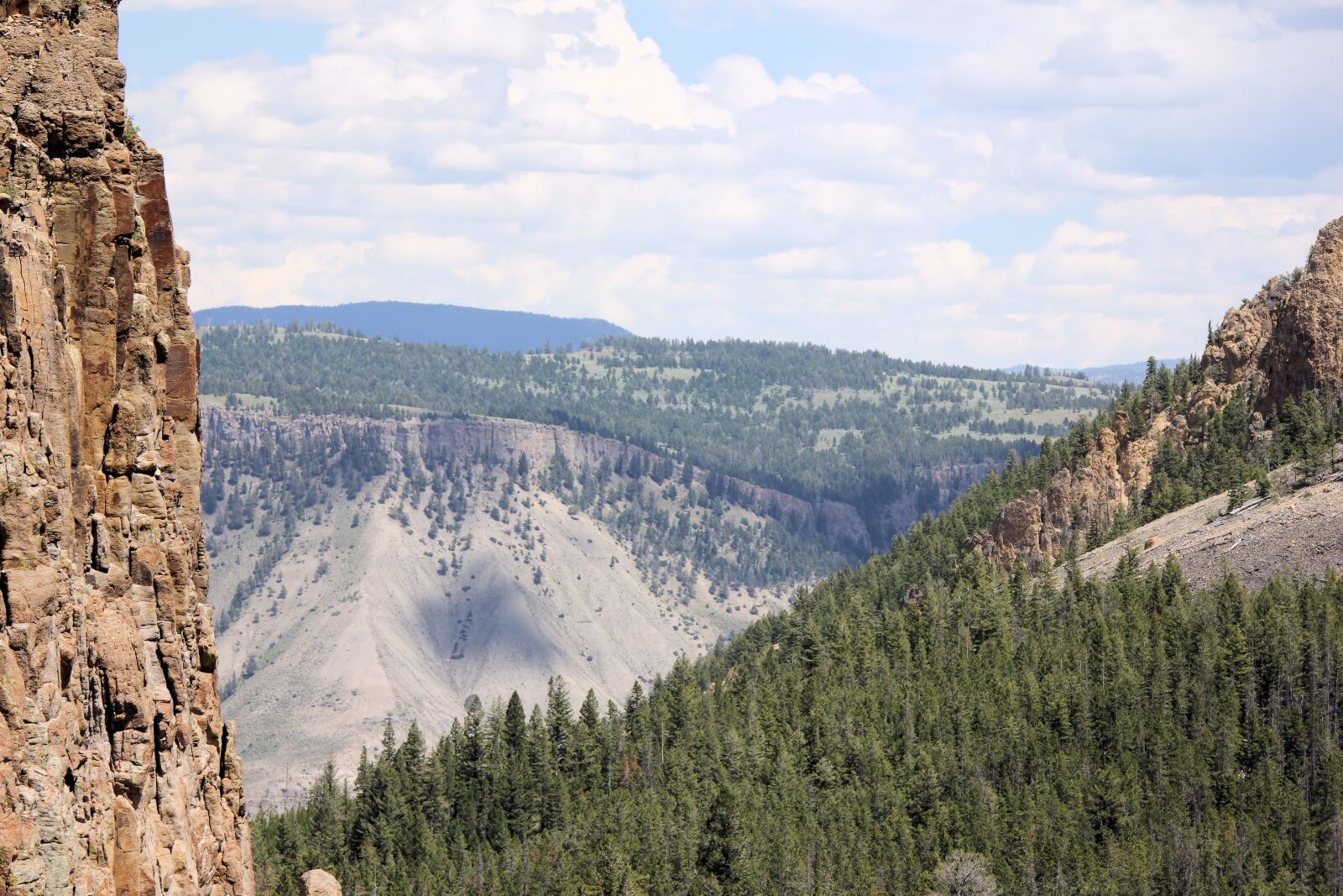 Canon EOS 550D (EOS Rebel T2i / EOS Kiss X4) sample photo. Yellowstone, nationalpark, landscape photography