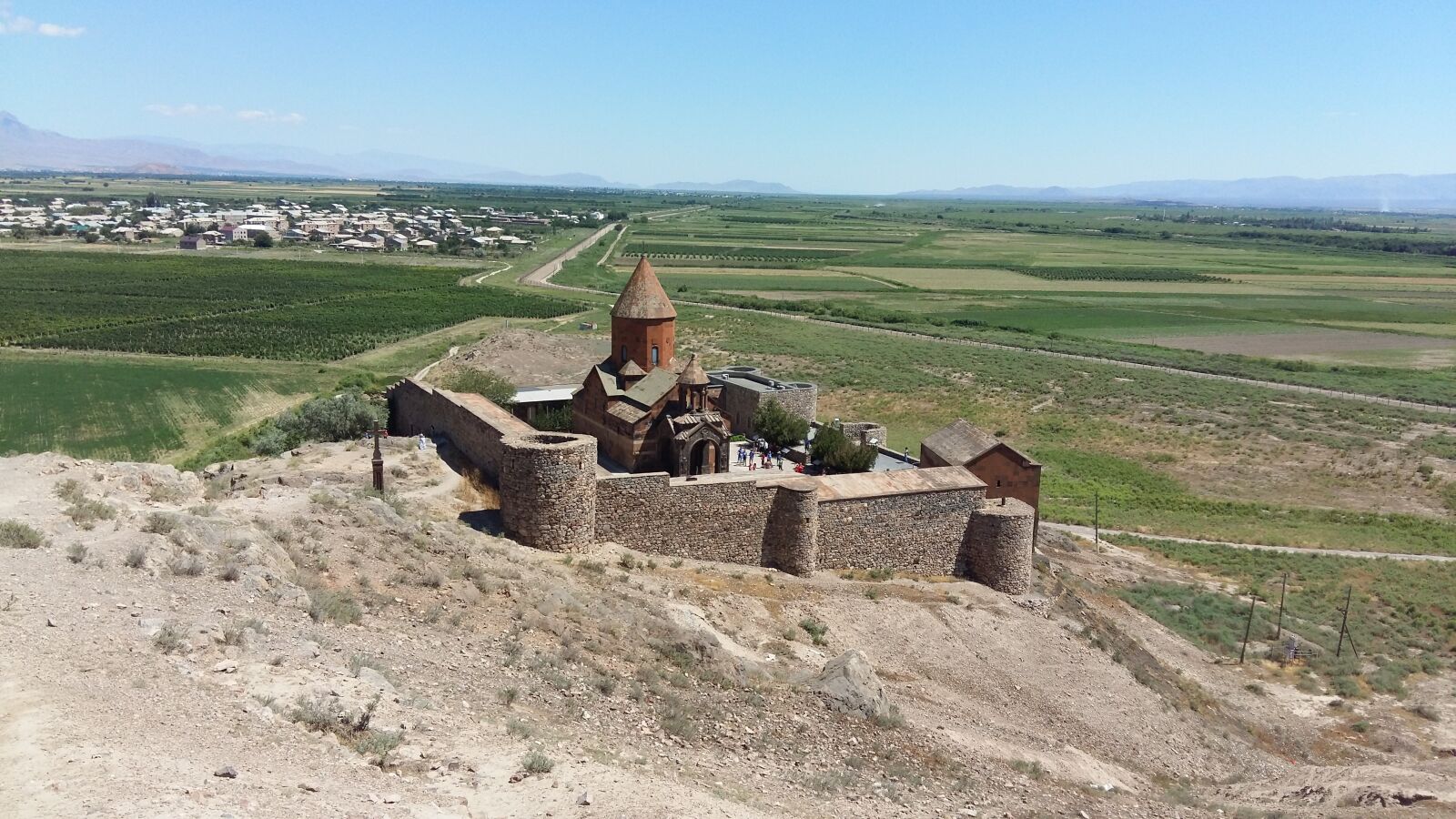 Samsung Galaxy A5 sample photo. Armenia, church, border photography