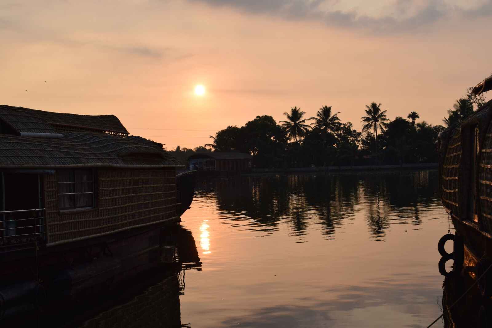 Nikon D5300 + Nikon AF-P DX Nikkor 18-55mm F3.5-5.6G sample photo. Backwaters, evening, houseboat, kerala photography