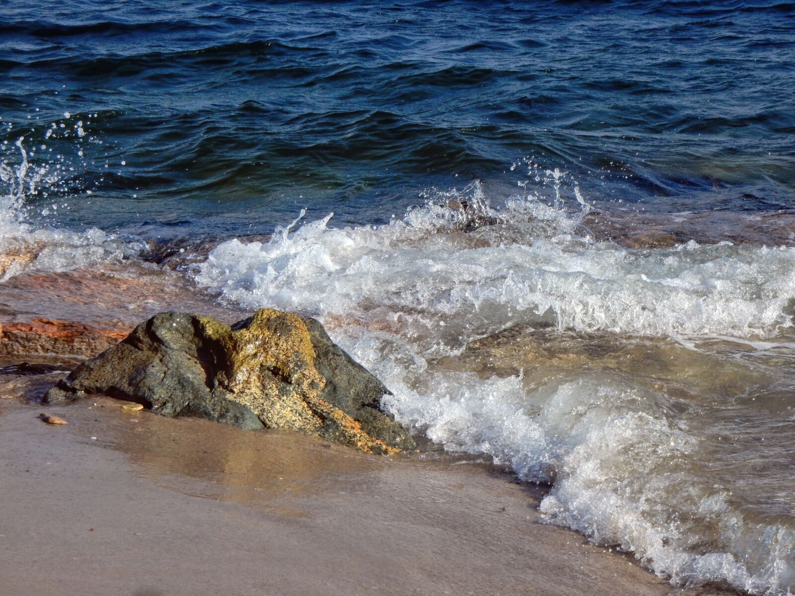 Nikon Coolpix S9900 sample photo. Seascape, landscape, waves photography