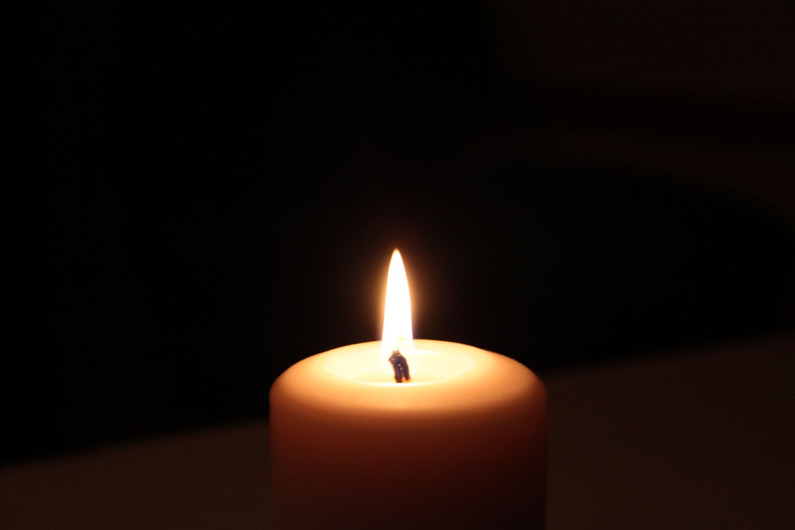 Canon EOS 500D (EOS Rebel T1i / EOS Kiss X3) sample photo. Candle, flame, light photography