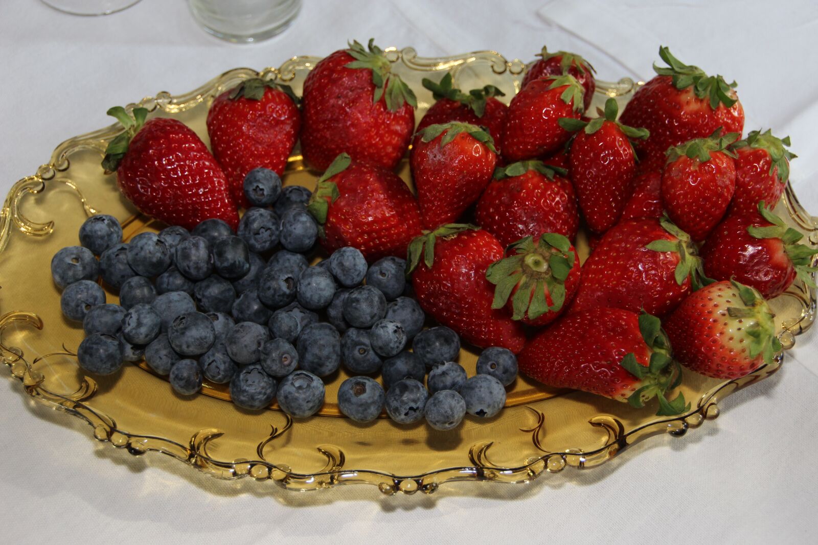 Canon EOS 600D (Rebel EOS T3i / EOS Kiss X5) sample photo. Fruit, strawberries, food photography