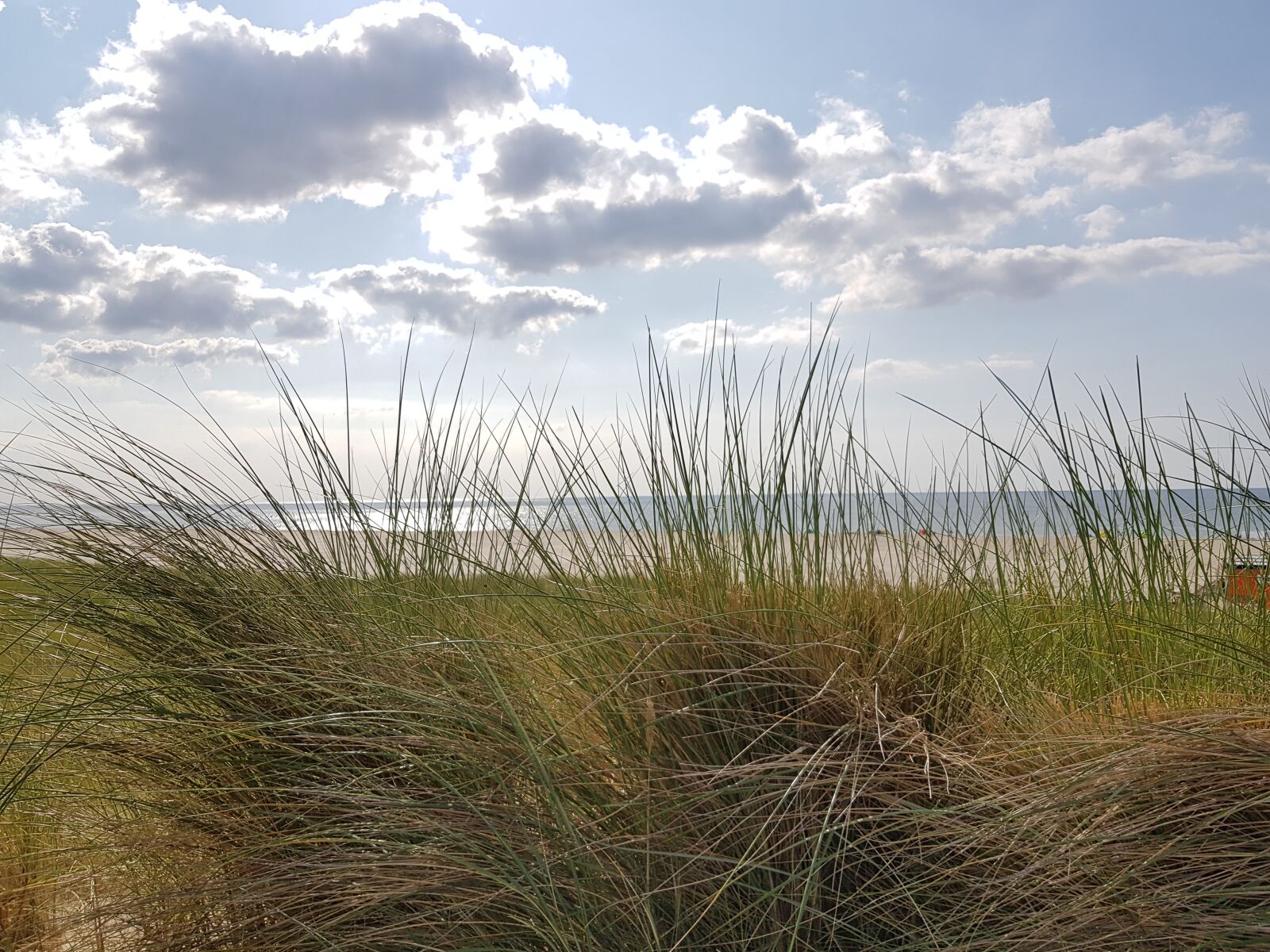 Samsung Galaxy S8 sample photo. Beach, clouds, sky photography
