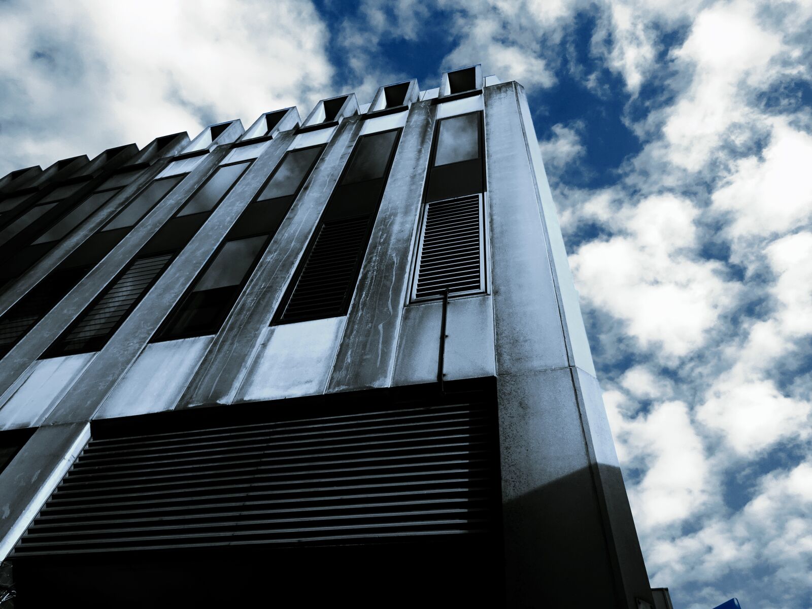 Sony DSC-HX60 sample photo. Building, sky, architecture photography