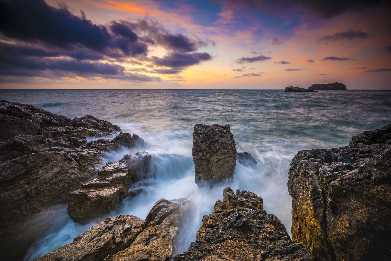 Nikon D5500 sample photo. Water, rocks, sunrise photography
