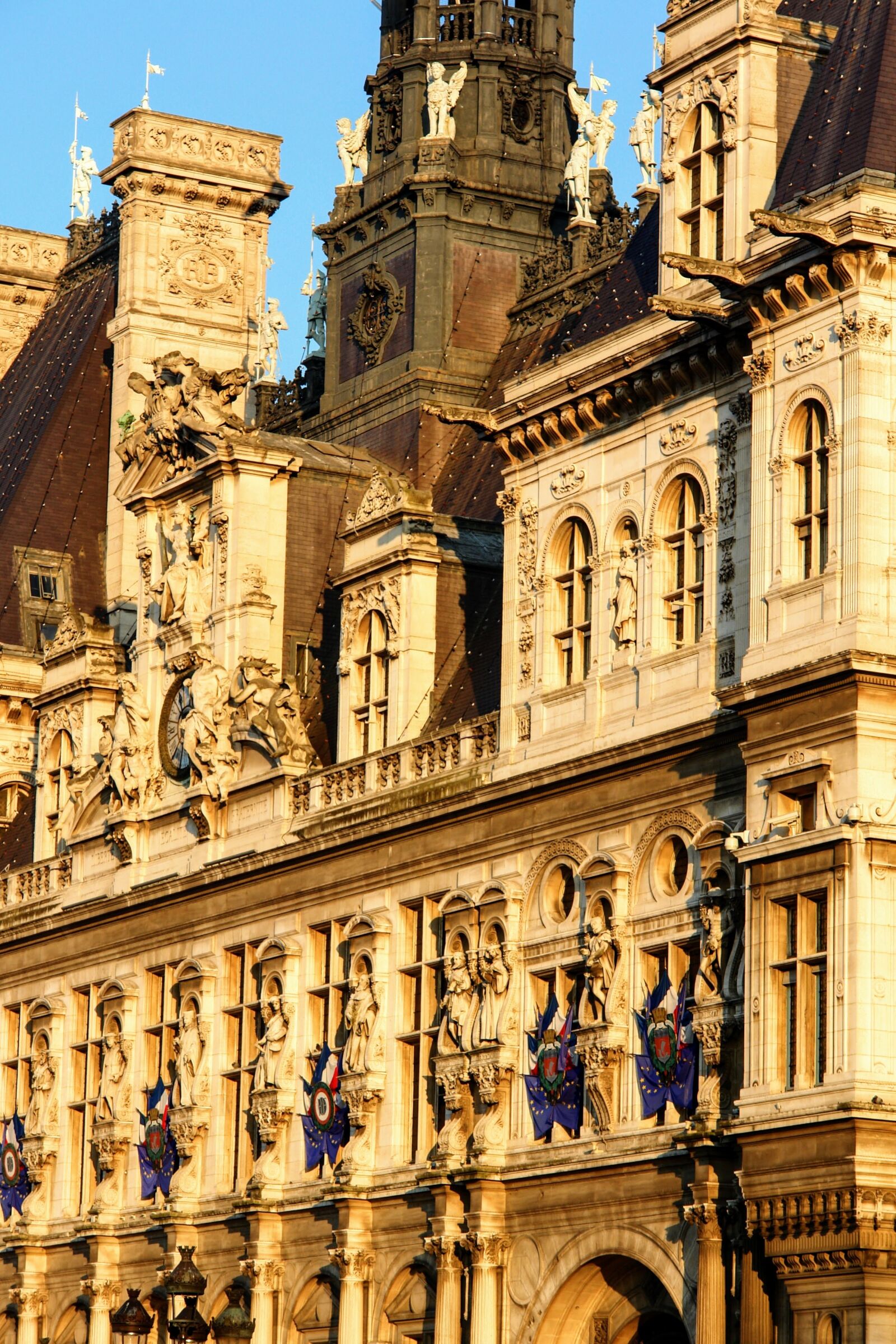 Sony DSC-R1 sample photo. Paris, facade, architecture photography