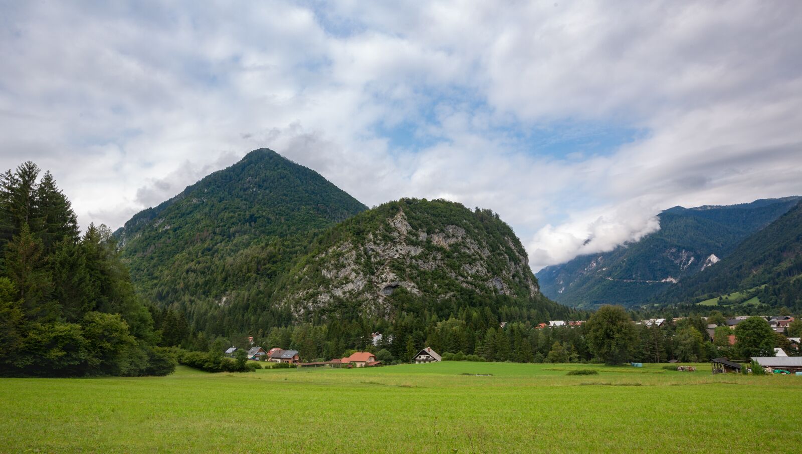 Canon EF 16-35mm F2.8L II USM sample photo. Nature, landscape, outdoors photography