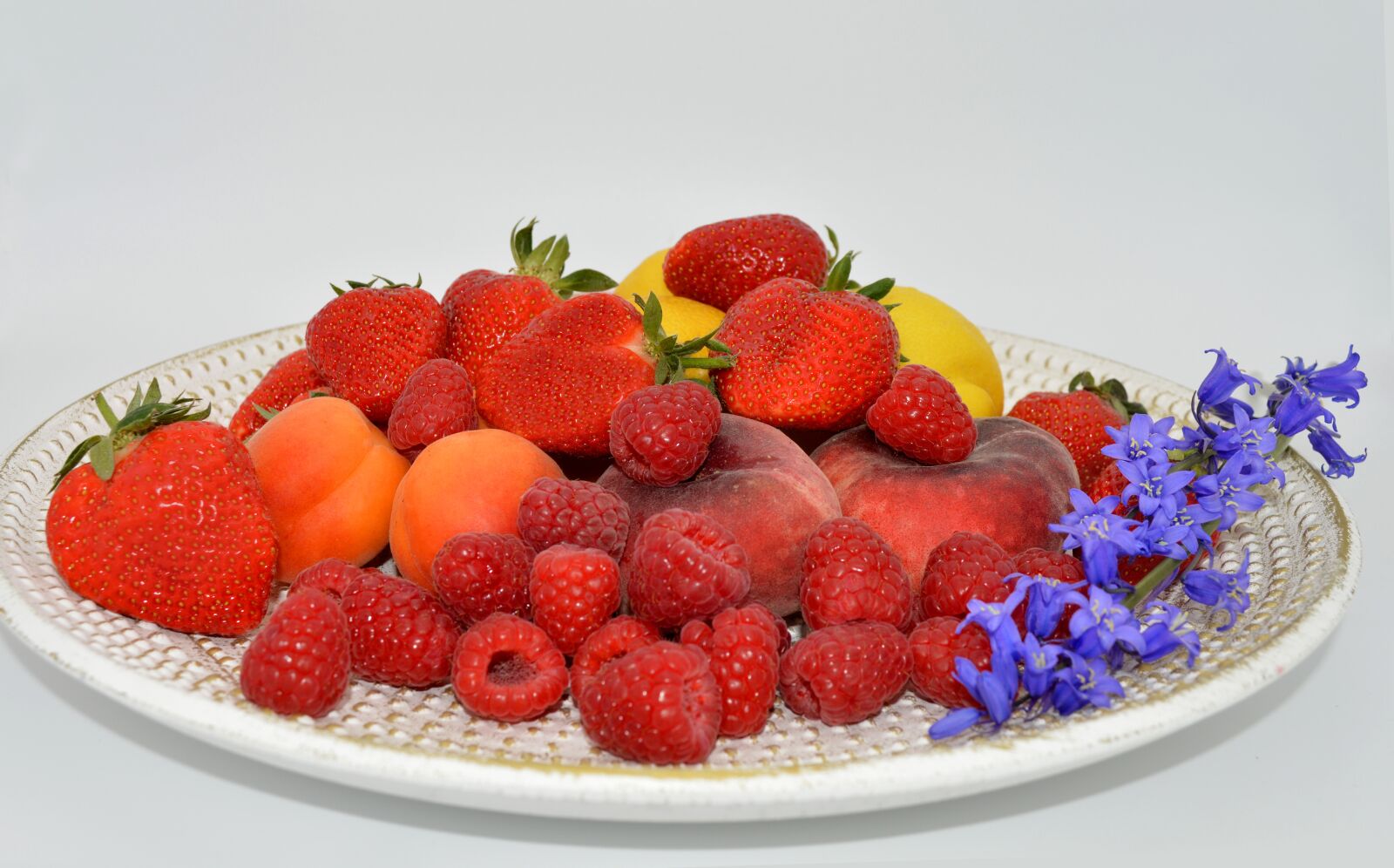 Nikon D3200 sample photo. Fruit plate, fruit, fruits photography