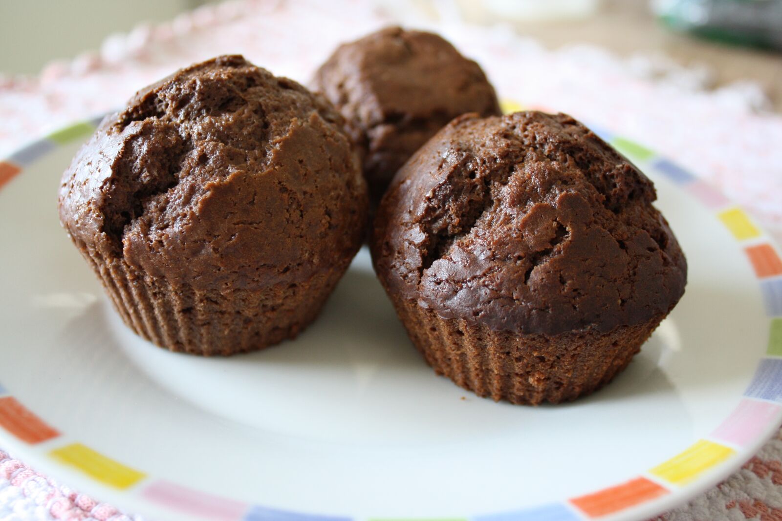 Canon EOS 1000D (EOS Digital Rebel XS / EOS Kiss F) sample photo. Chocolate, dessert, vegan photography