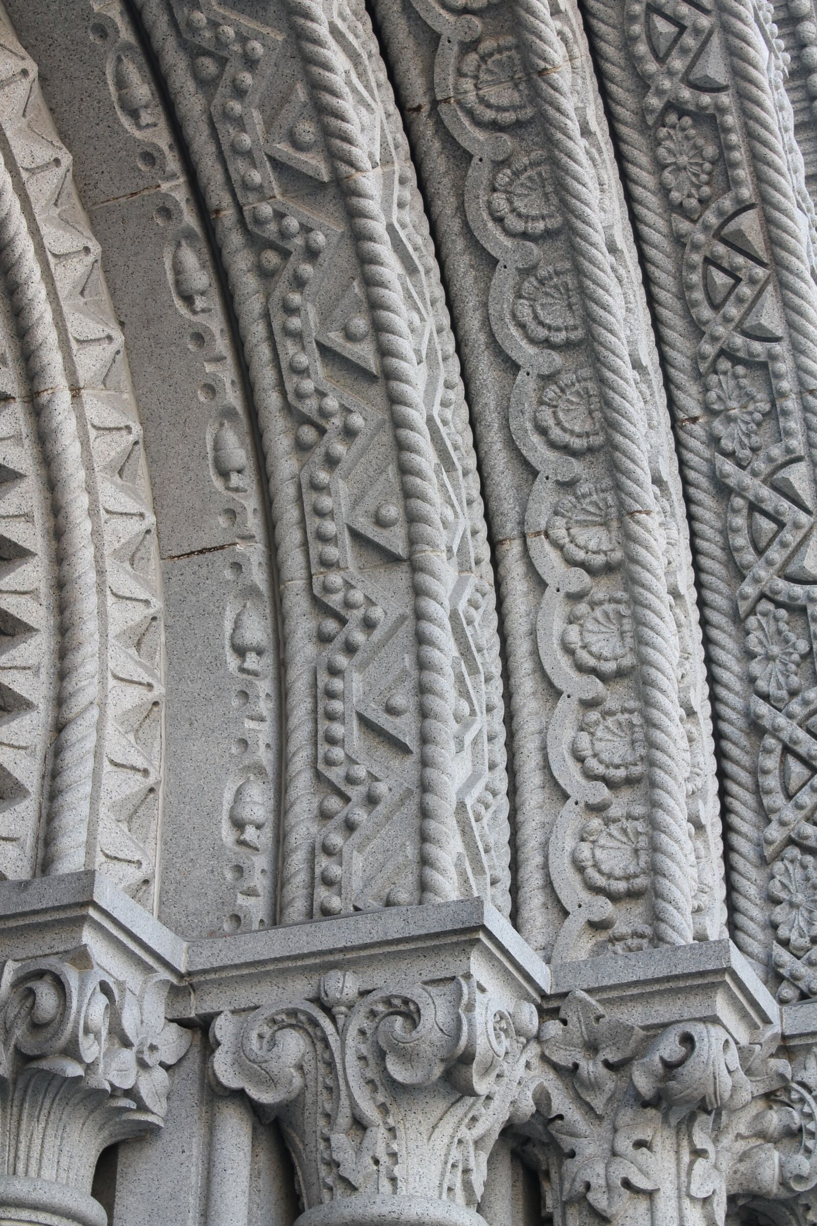 Canon EOS 1100D (EOS Rebel T3 / EOS Kiss X50) sample photo. Church, architecture, facade photography