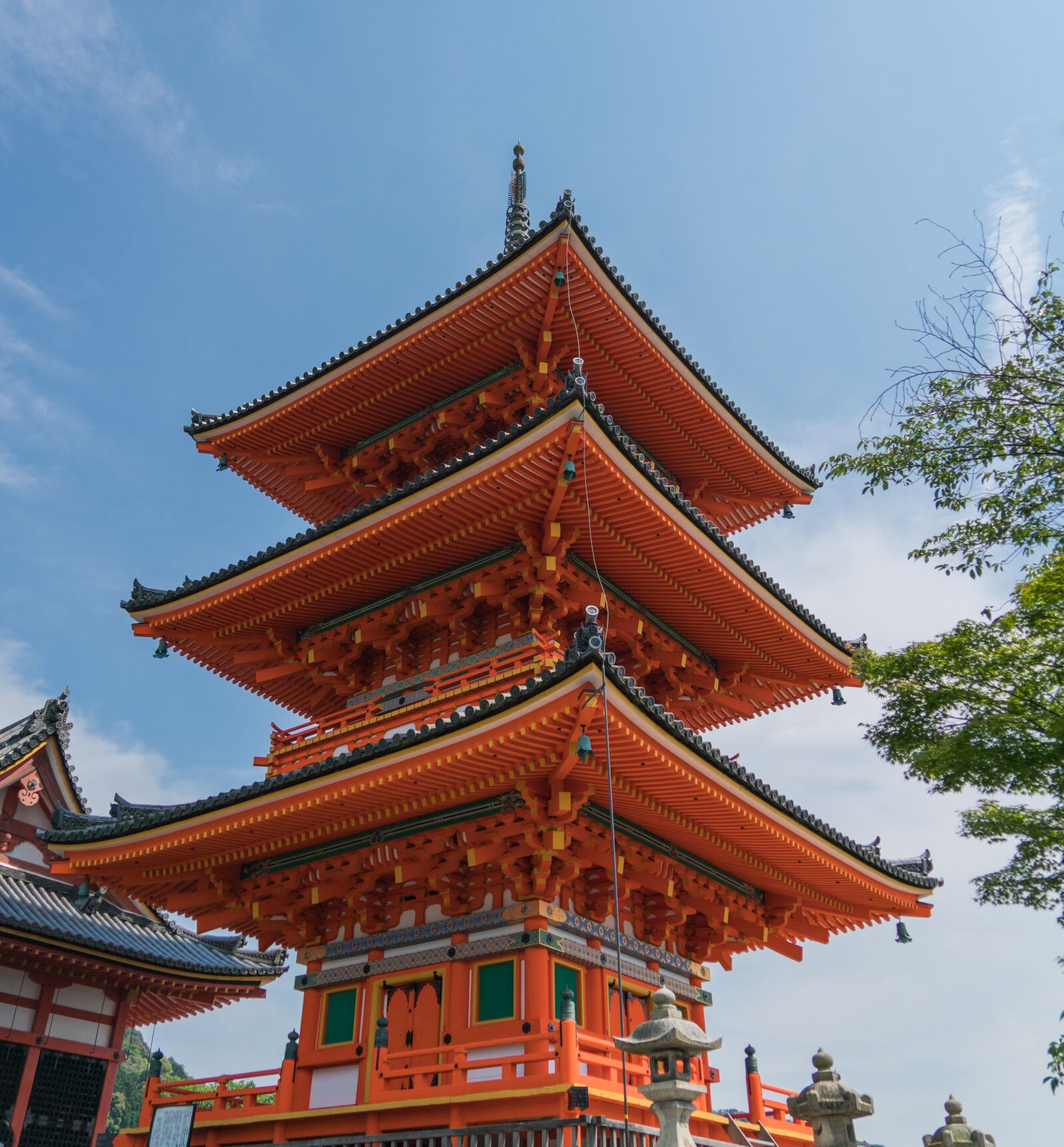 Sony a7R II + Sony FE 24-240mm F3.5-6.3 OSS sample photo. Kyoto, japan, kiyomizu temple photography