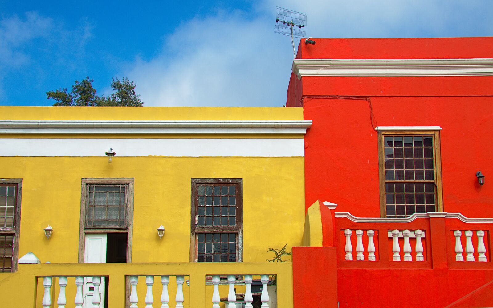 Nikon D7000 sample photo. Street, colorful, houses photography
