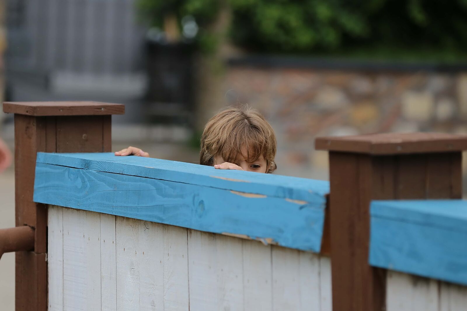 Canon EF 70-200mm F2.8L IS II USM sample photo. Playing, child, hiding, boy photography