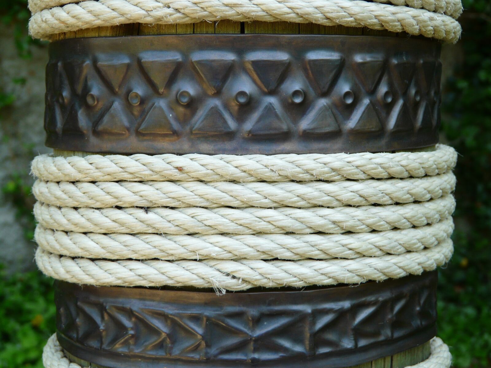 Panasonic DMC-FZ18 sample photo. Sign, rope, africa photography