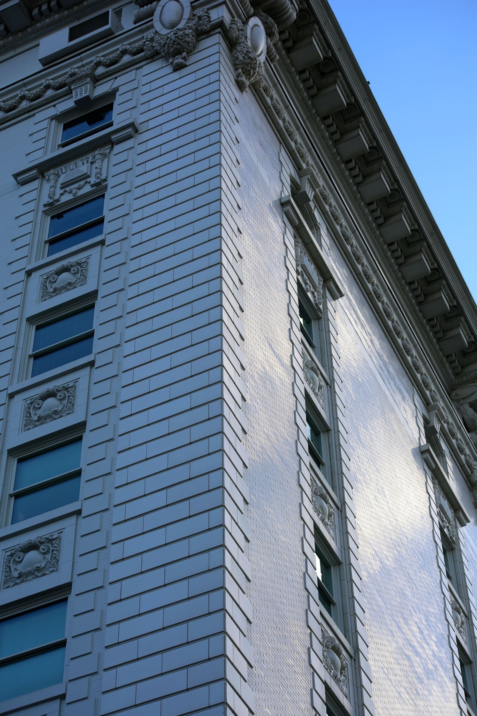 Canon EF 75-300mm f/4-5.6 sample photo. Building, city, business photography
