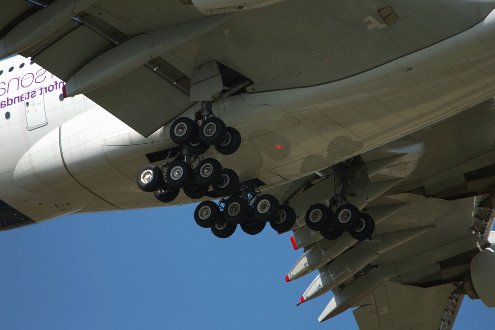 Canon EOS 5D Mark III sample photo. Wheel, aircraft, transport, vehicle photography
