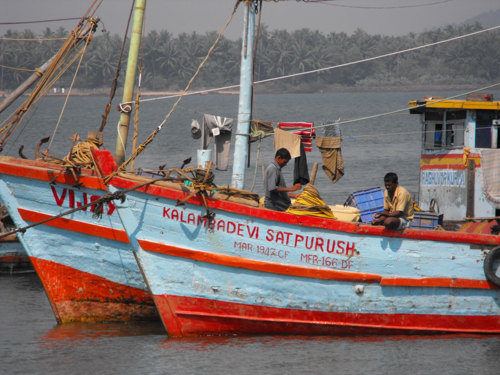 Fujifilm FinePix S1000fd sample photo. Goa, india, boats photography