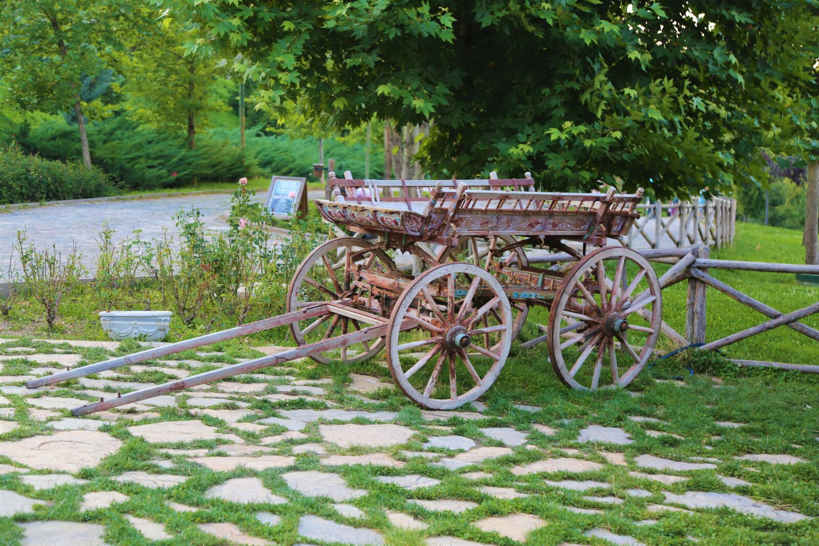Canon EF 24-105mm F4L IS USM sample photo. Horse-drawn carriage, village, old photography