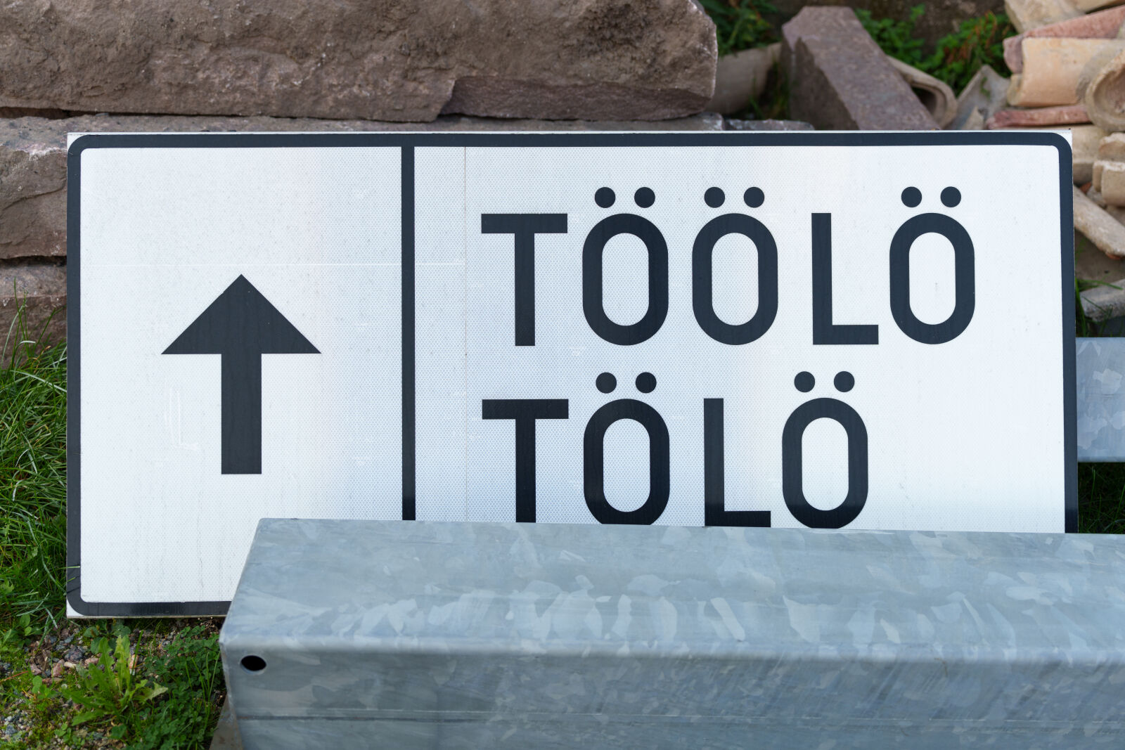 Sigma 28-105mm F2.8 DG DN | Art sample photo. Sign misplaced photography