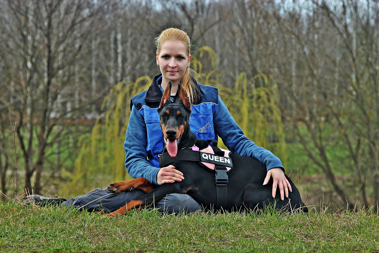Canon EOS 600D (Rebel EOS T3i / EOS Kiss X5) sample photo. Doberman, dog, man photography