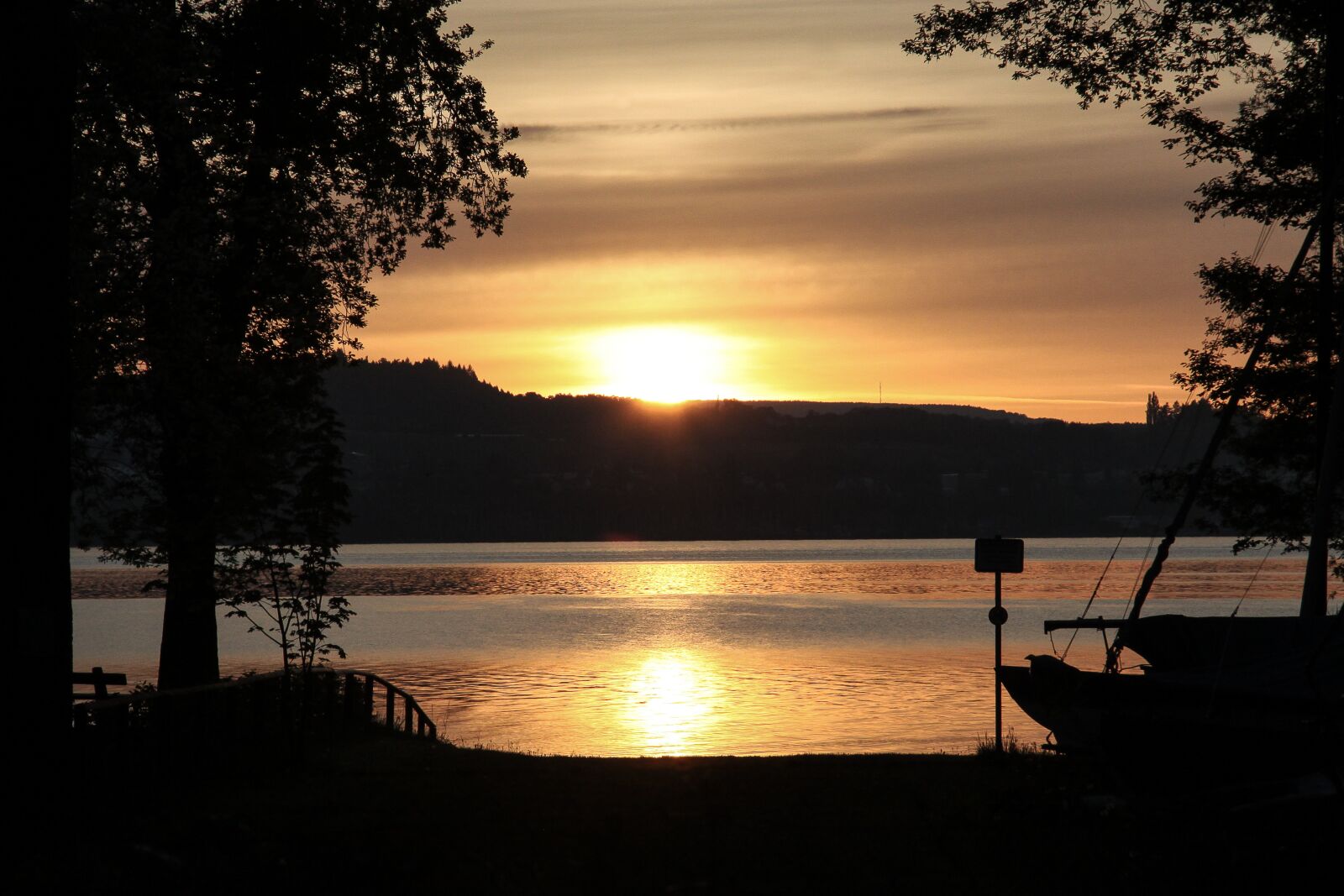 Canon EOS 50D sample photo. Sunrise, mirroring, water photography