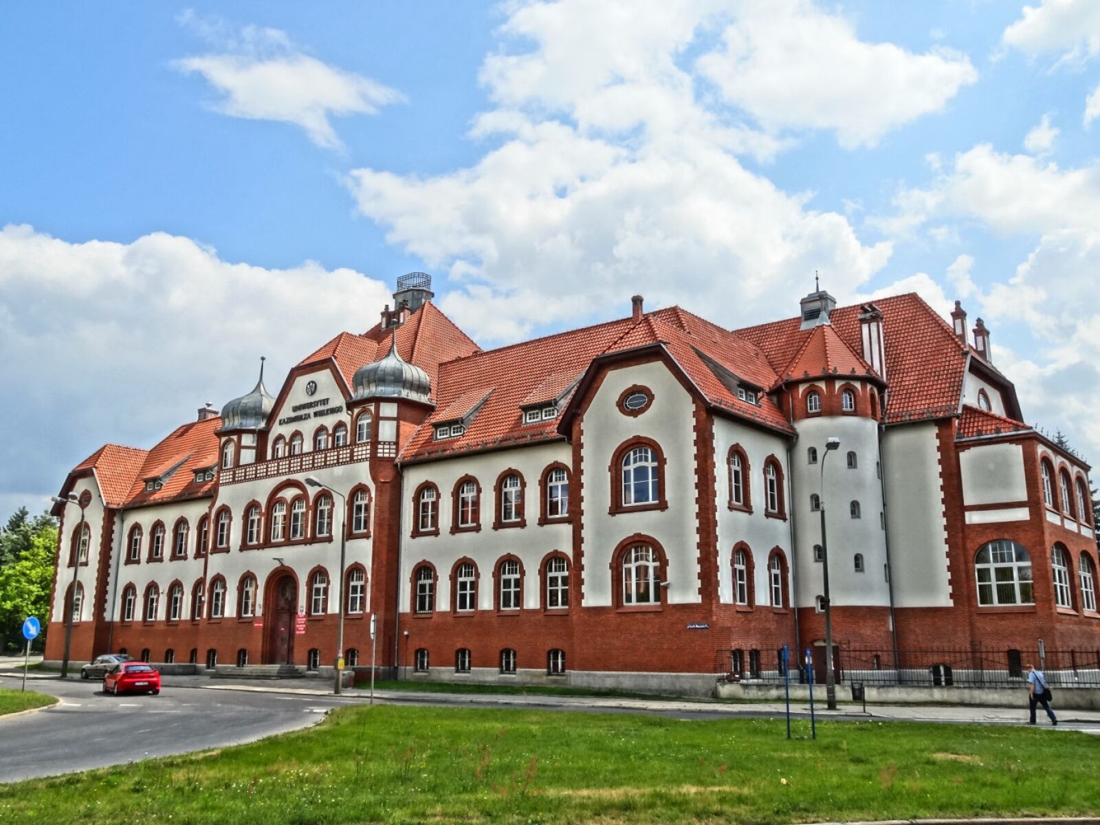 Sony Cyber-shot DSC-HX20V sample photo. Weysenhoffa square, bydgoszcz, house photography