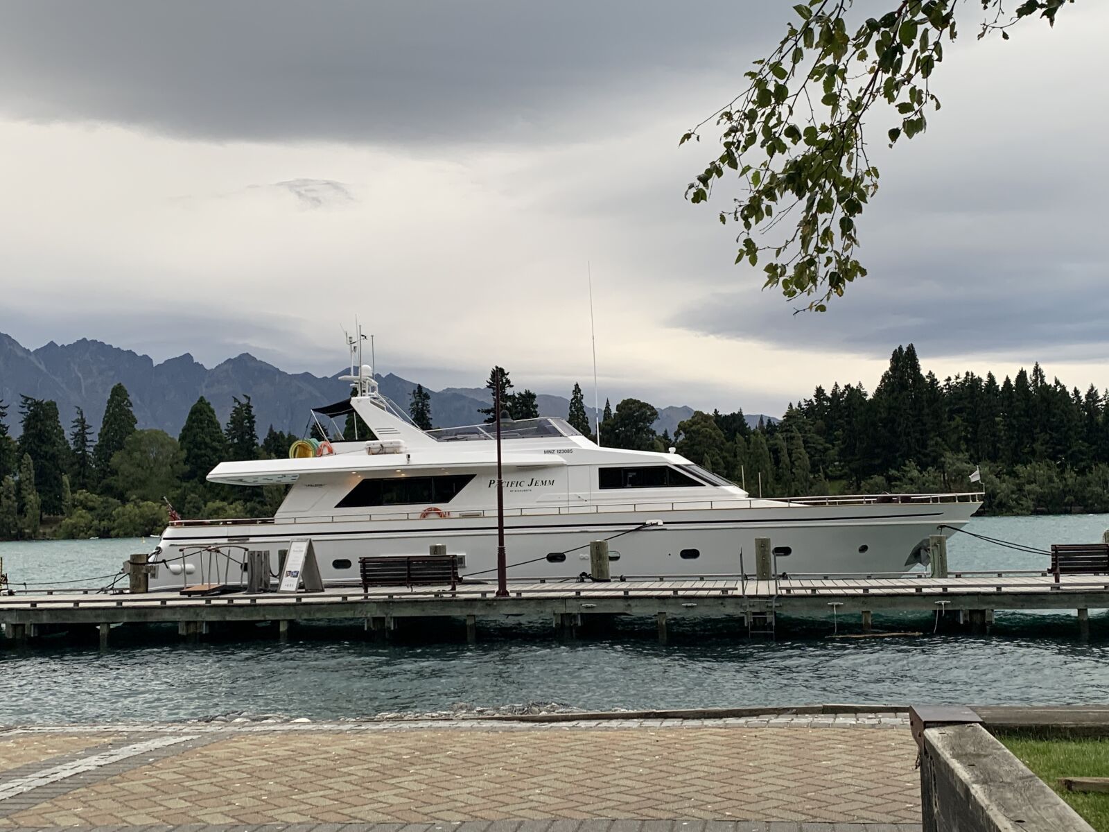 iPhone XS back dual camera 4.25mm f/1.8 sample photo. Boat, yatch, rich photography