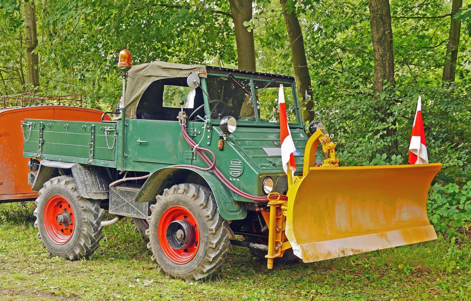 Panasonic Lumix DMC-GH3 sample photo. Vehicle, transport, wheel, truck photography