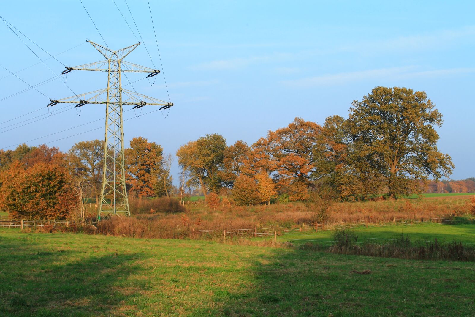 Canon EOS 1100D (EOS Rebel T3 / EOS Kiss X50) sample photo. Landscape, nature, fences photography