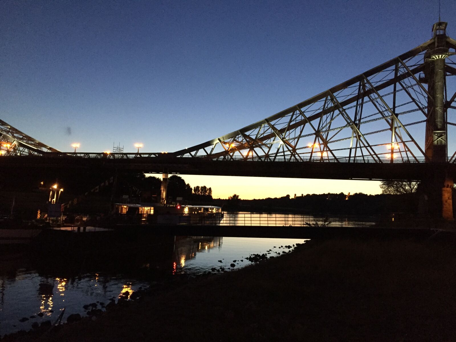 iPhone 6 back camera 4.15mm f/2.2 sample photo. Dresden, elbe, nature photography