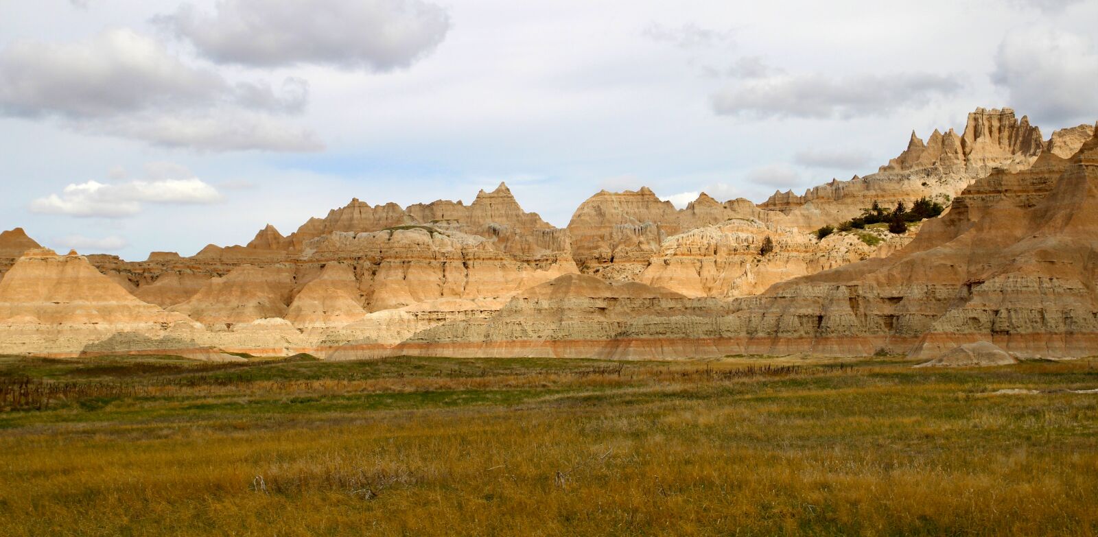 Canon EOS 600D (Rebel EOS T3i / EOS Kiss X5) sample photo. Badlands, south dakota, nature photography