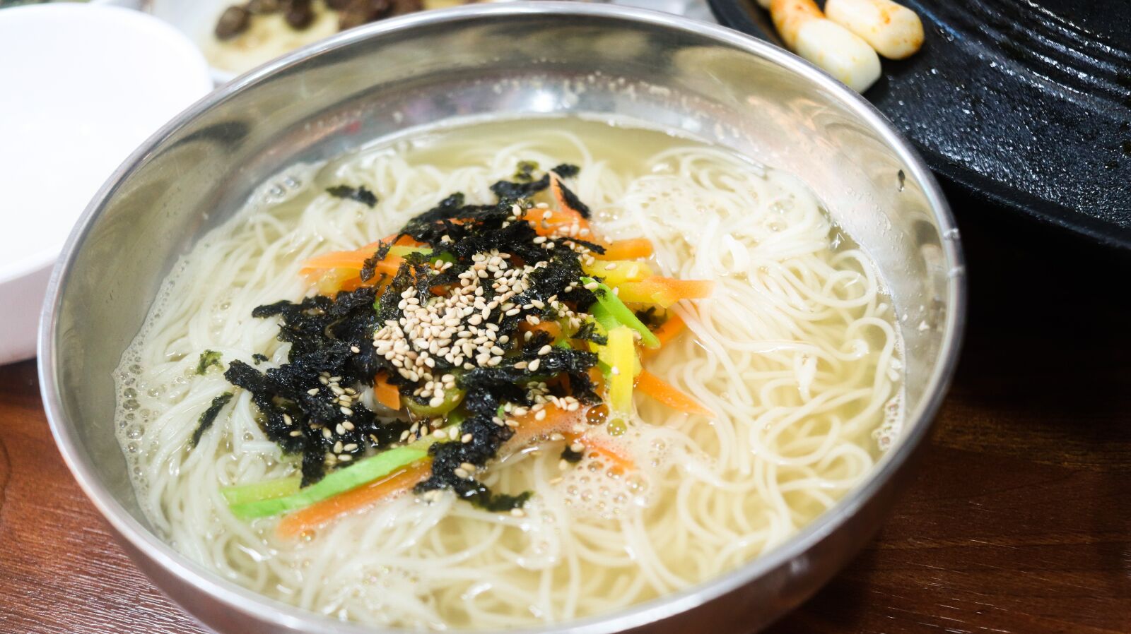 Canon EF-S 24mm F2.8 STM sample photo. Noodles, lunch, carbohydrates photography