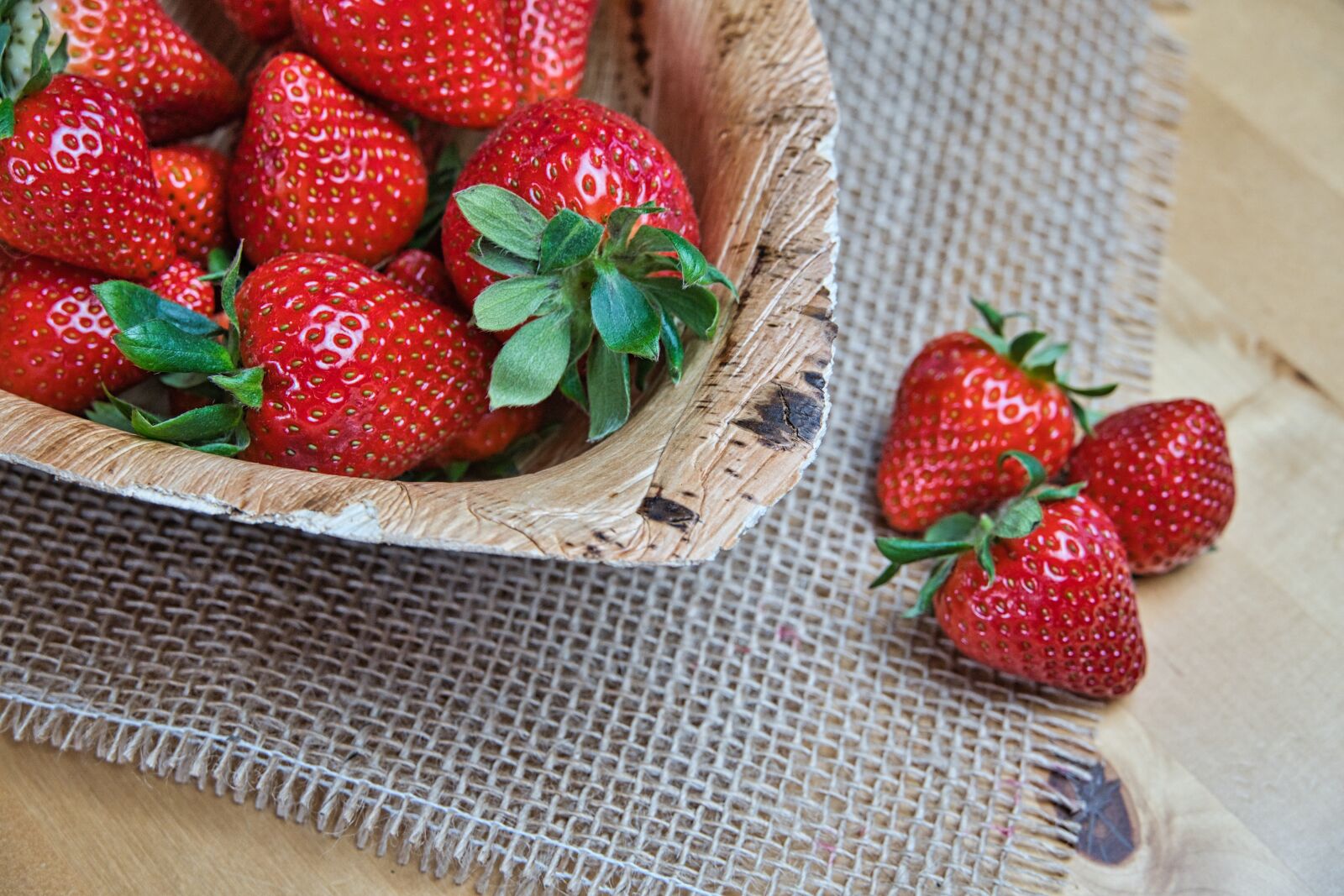Sony a6400 sample photo. Strawberries, vitamins, fruit photography