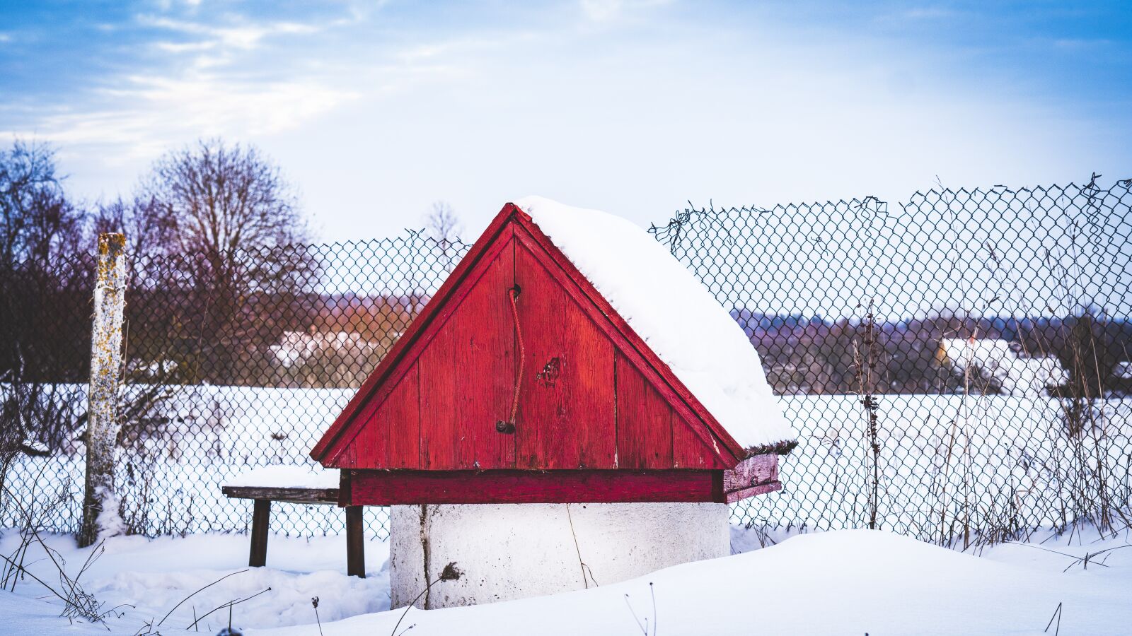 Sony a6300 + E 50mm F1.8 OSS sample photo. Well, winter, cold photography