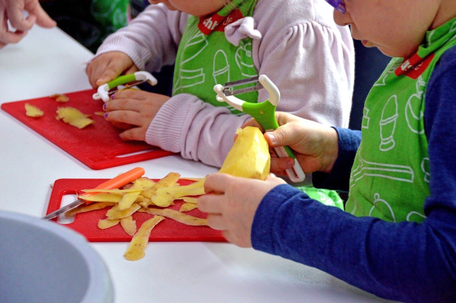 Nikon D3200 sample photo. Kochkurs, kinder, kids photography