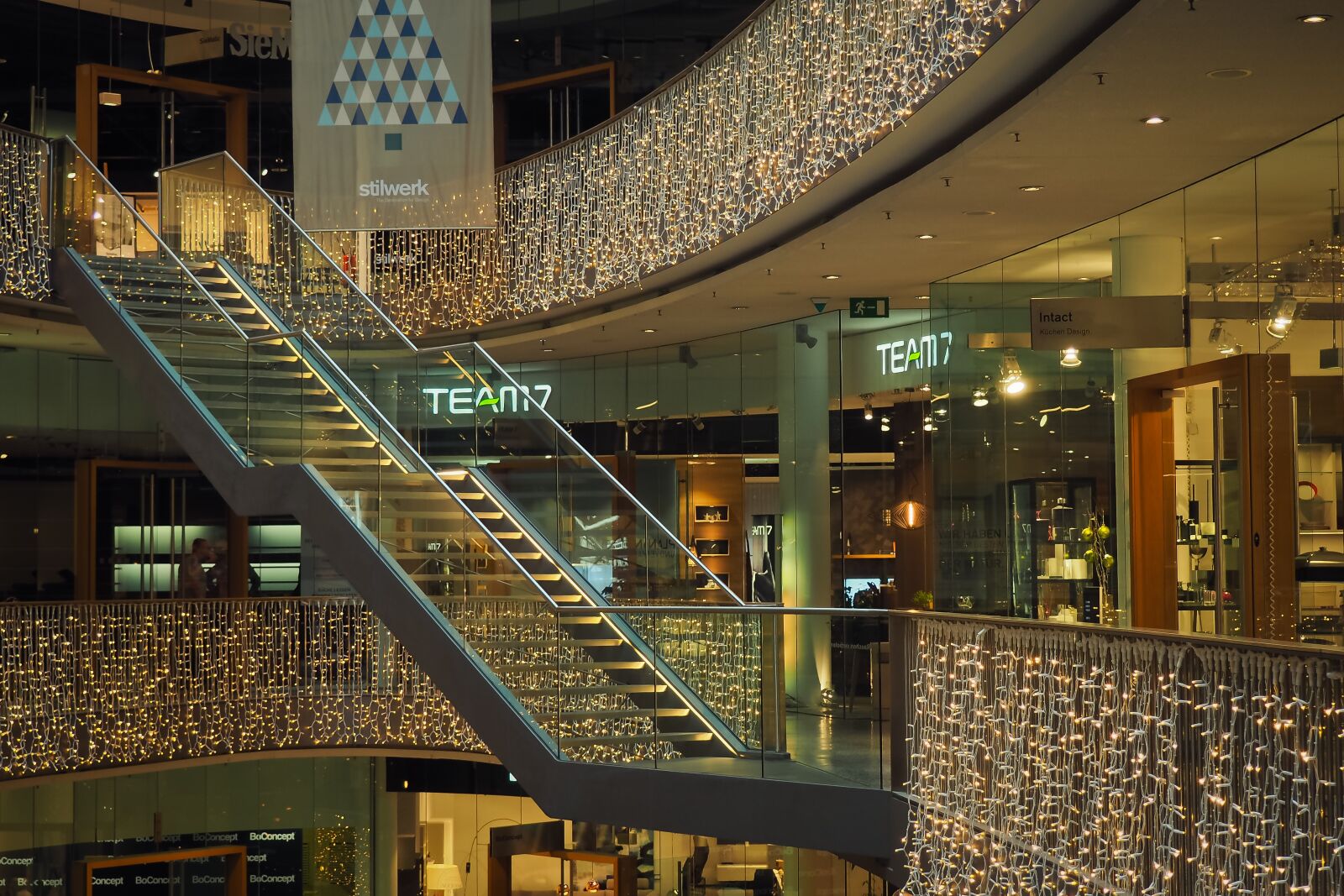 Olympus OM-D E-M10 sample photo. Architecture, modern, illuminated photography