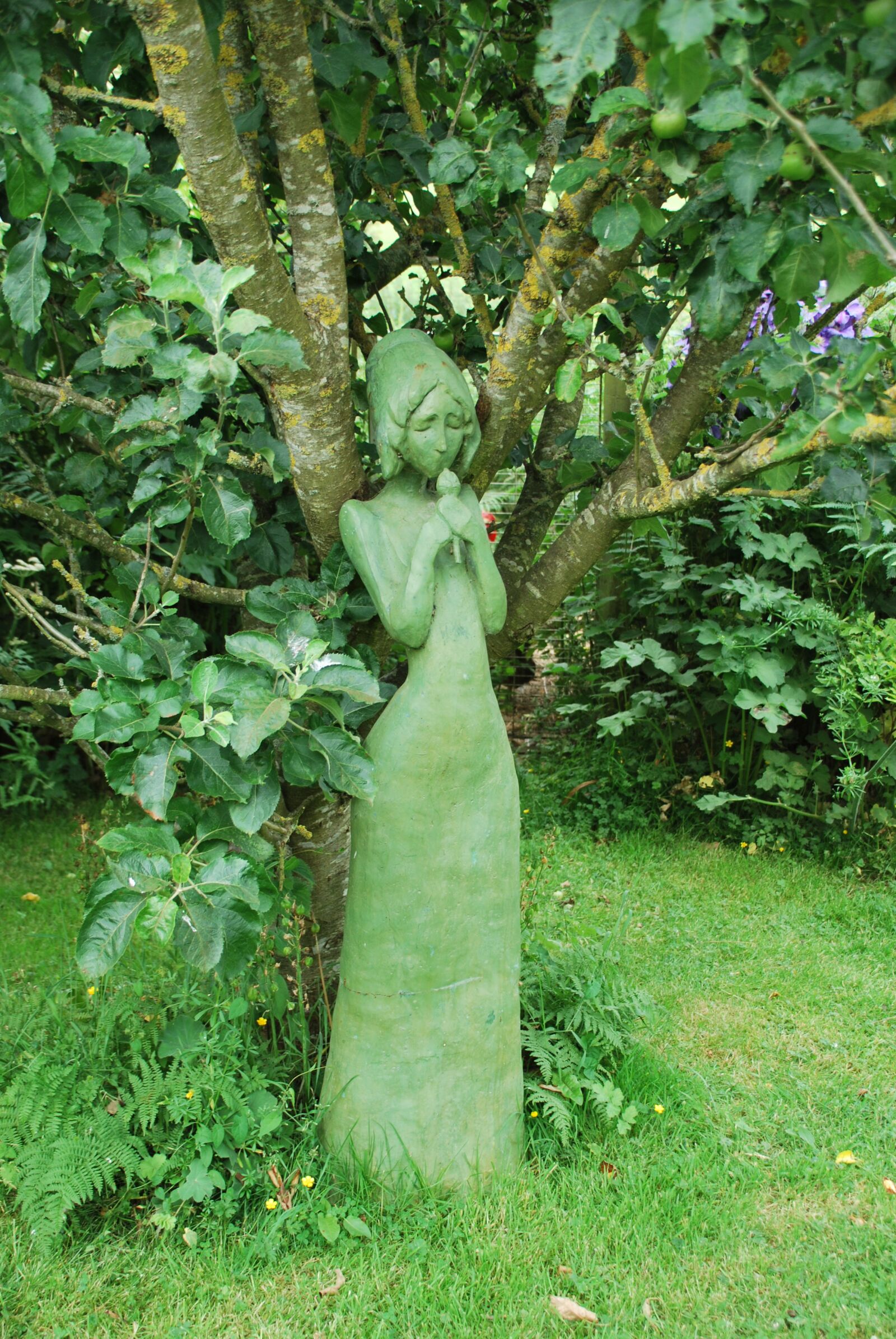 Nikon D60 sample photo. Woman, statue, garden photography