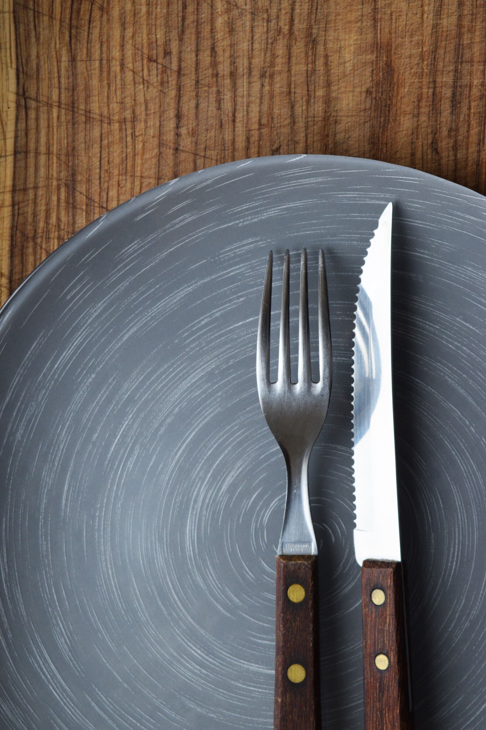 Nikon D3300 sample photo. Knife and fork, plate photography
