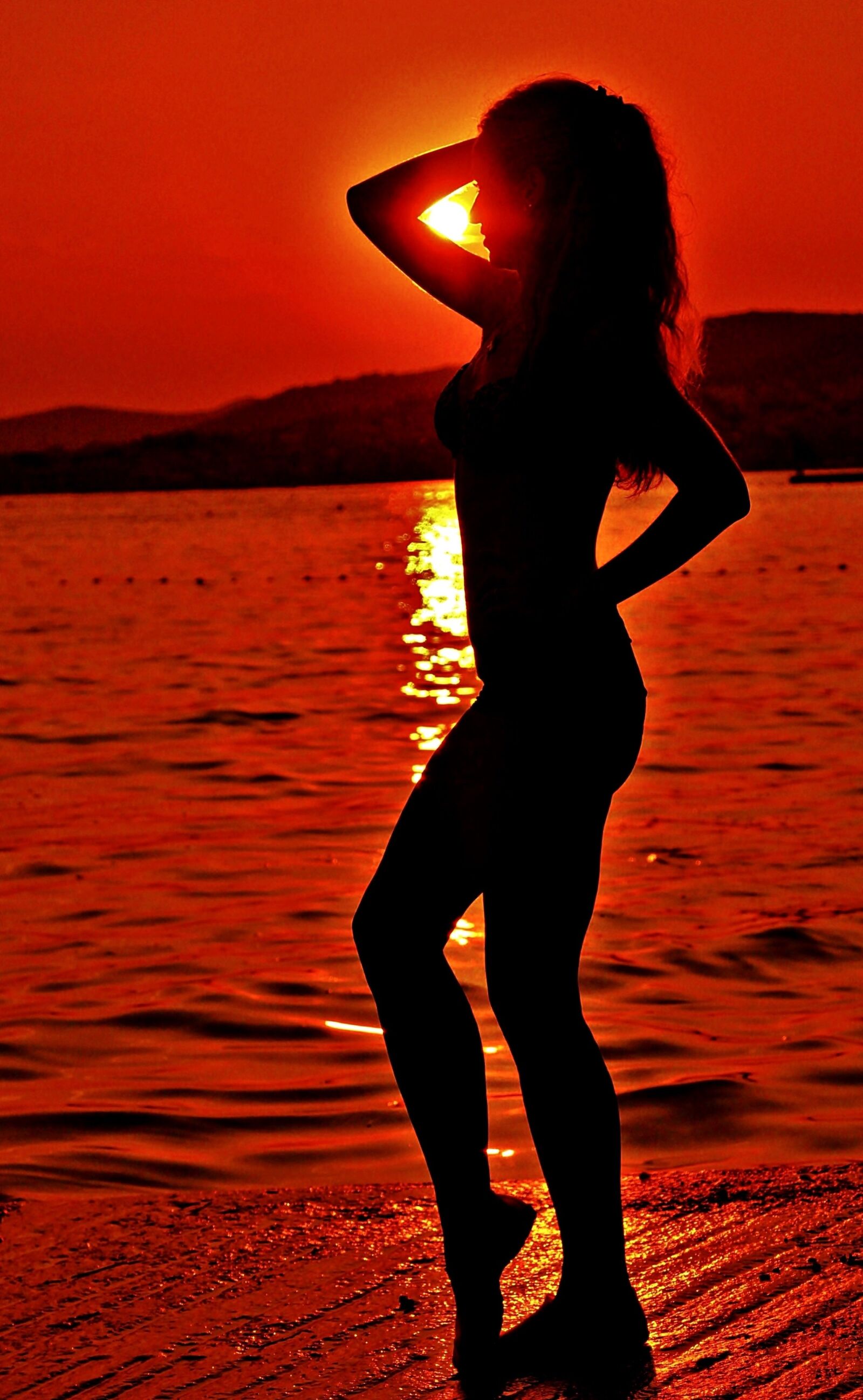 Canon EOS 600D (Rebel EOS T3i / EOS Kiss X5) sample photo. Woman, silhouette, sunset photography