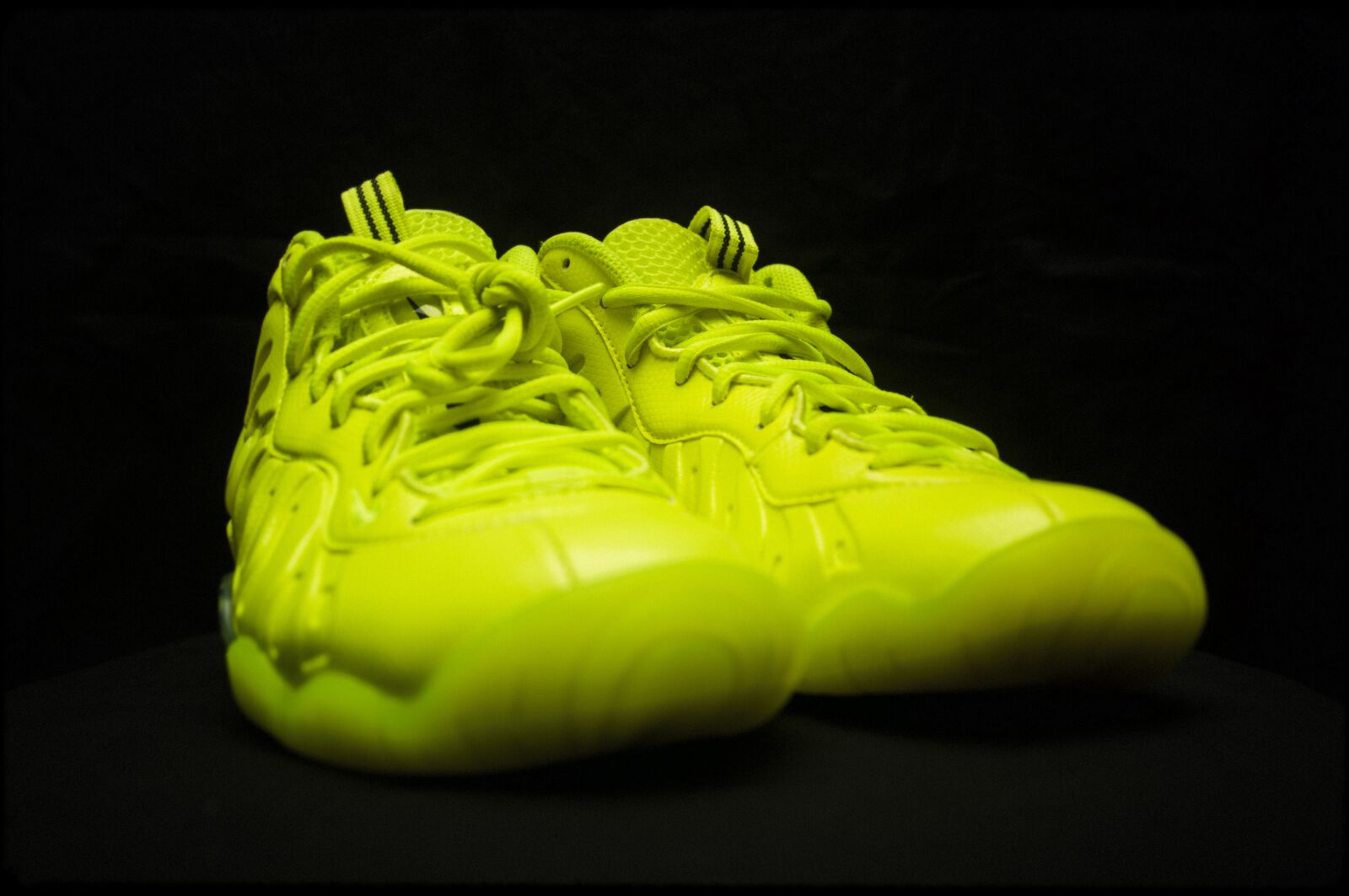 Nikon D90 sample photo. Sneakers, nike, new balance photography
