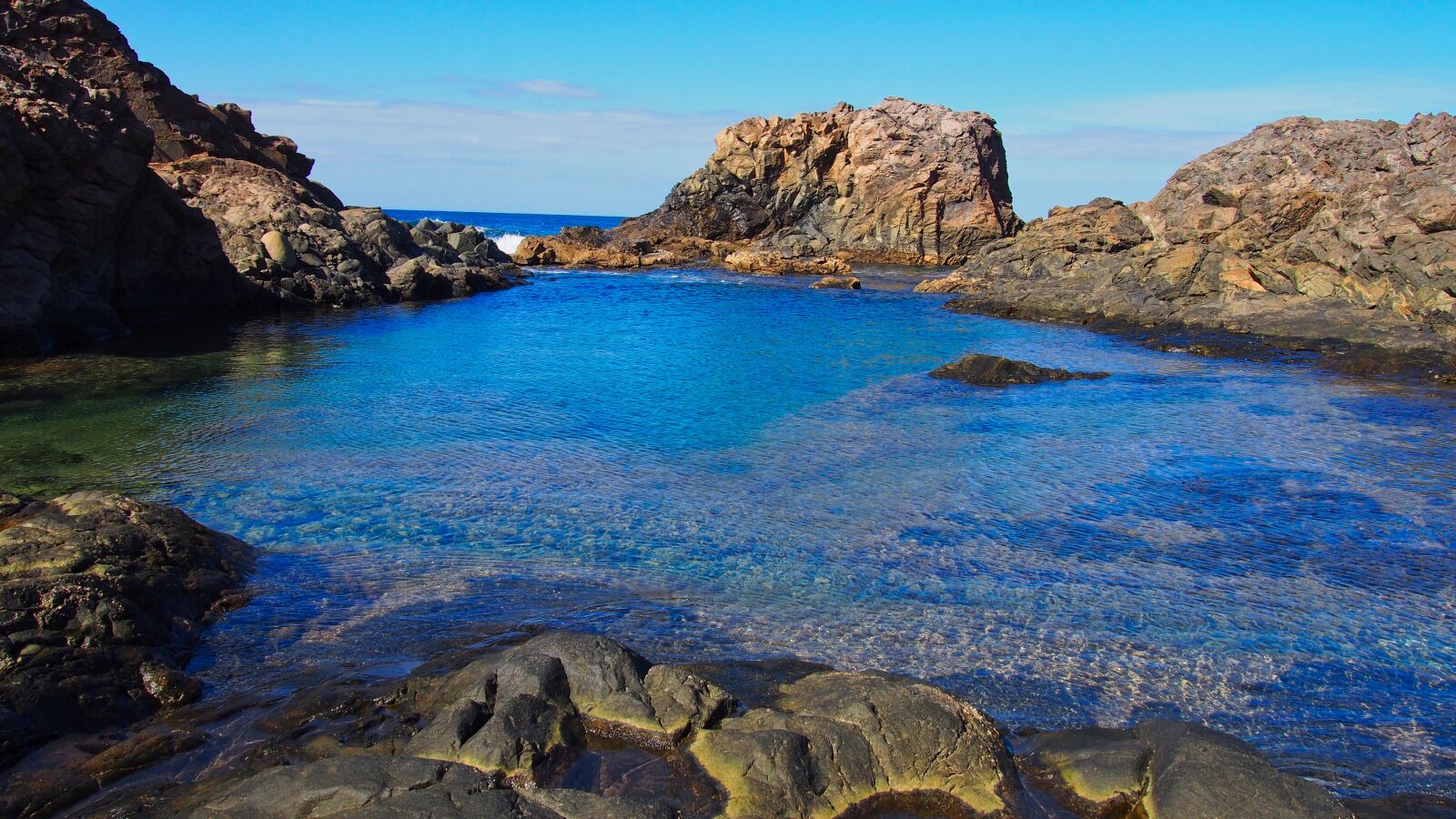 Olympus PEN E-PL6 sample photo. Water, sea, beach photography